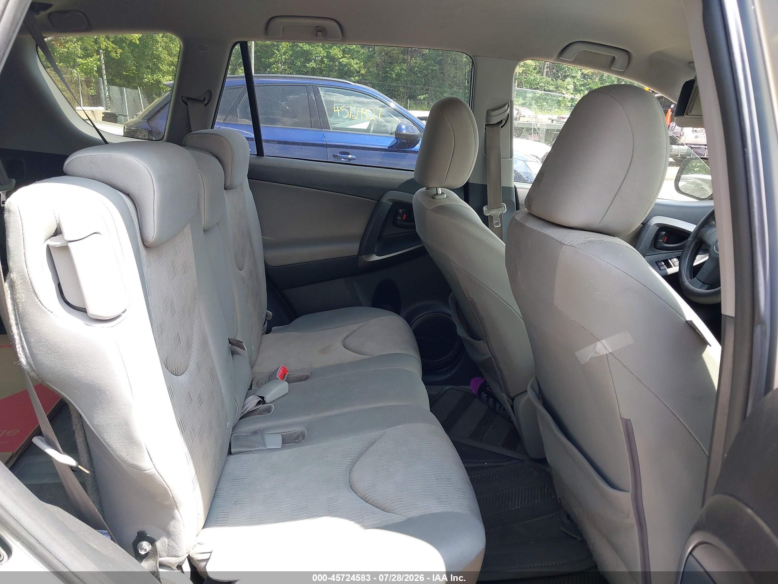 2010 Toyota Rav4   Silver vin: JTMJF4DVXA5022205