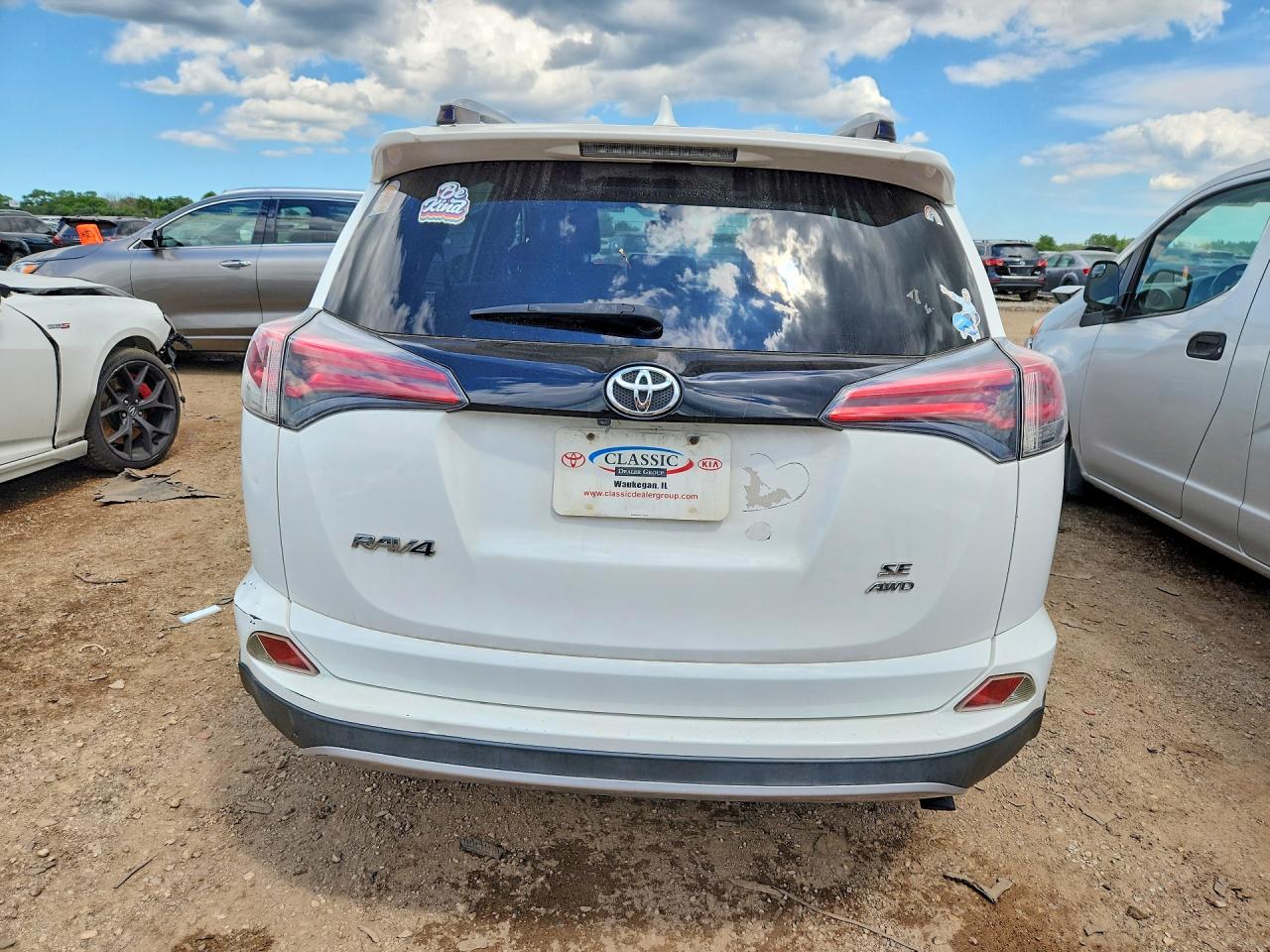2017 Toyota Rav4 Se White vin: JTMJFREV2HD211457