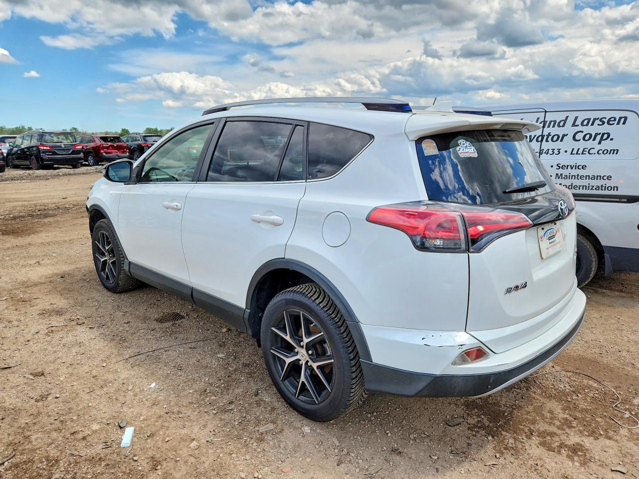 2017 Toyota Rav4 Se White vin: JTMJFREV2HD211457