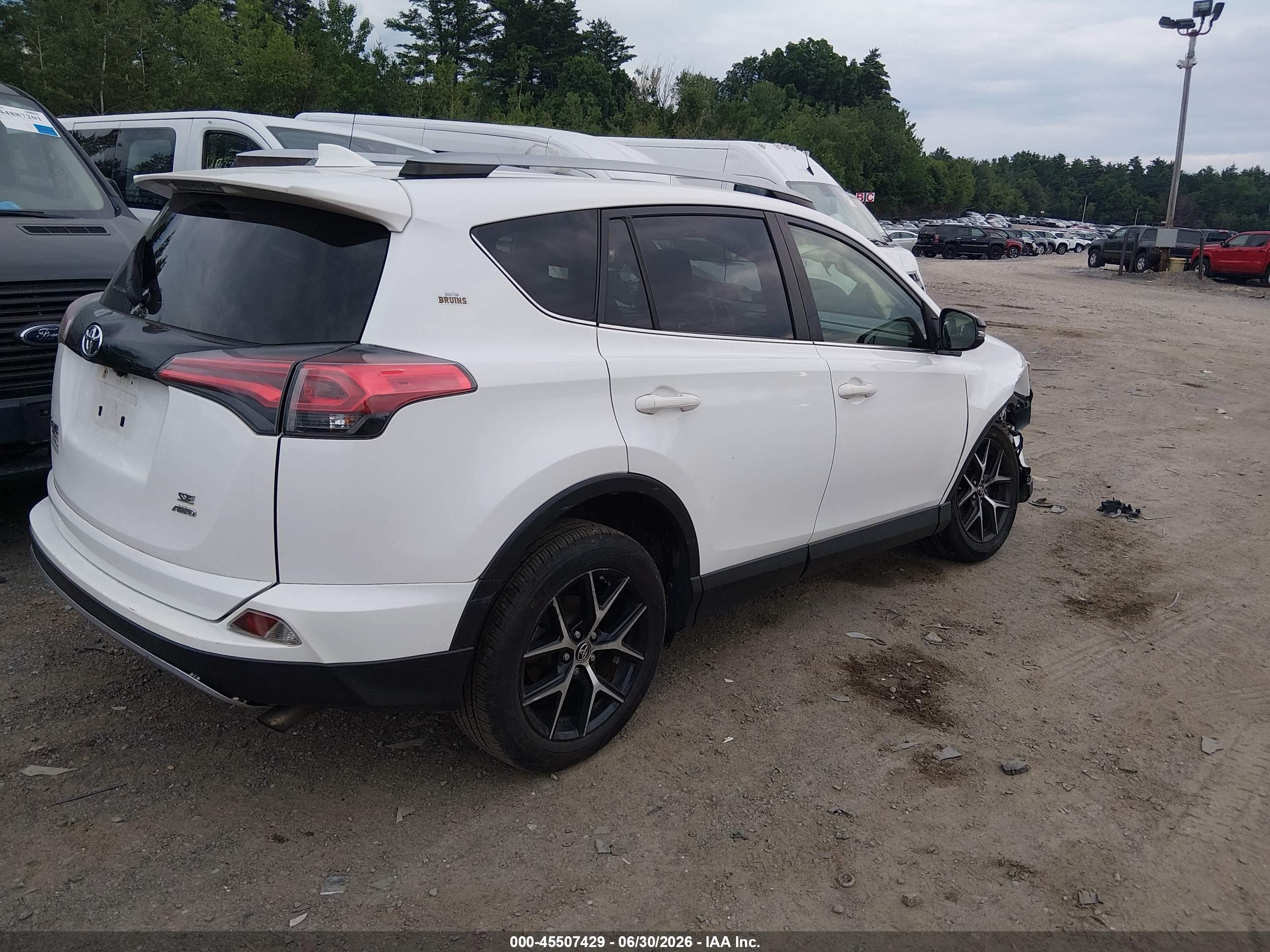 2017 Toyota Rav4 Se White vin: JTMJFREV5HD211744