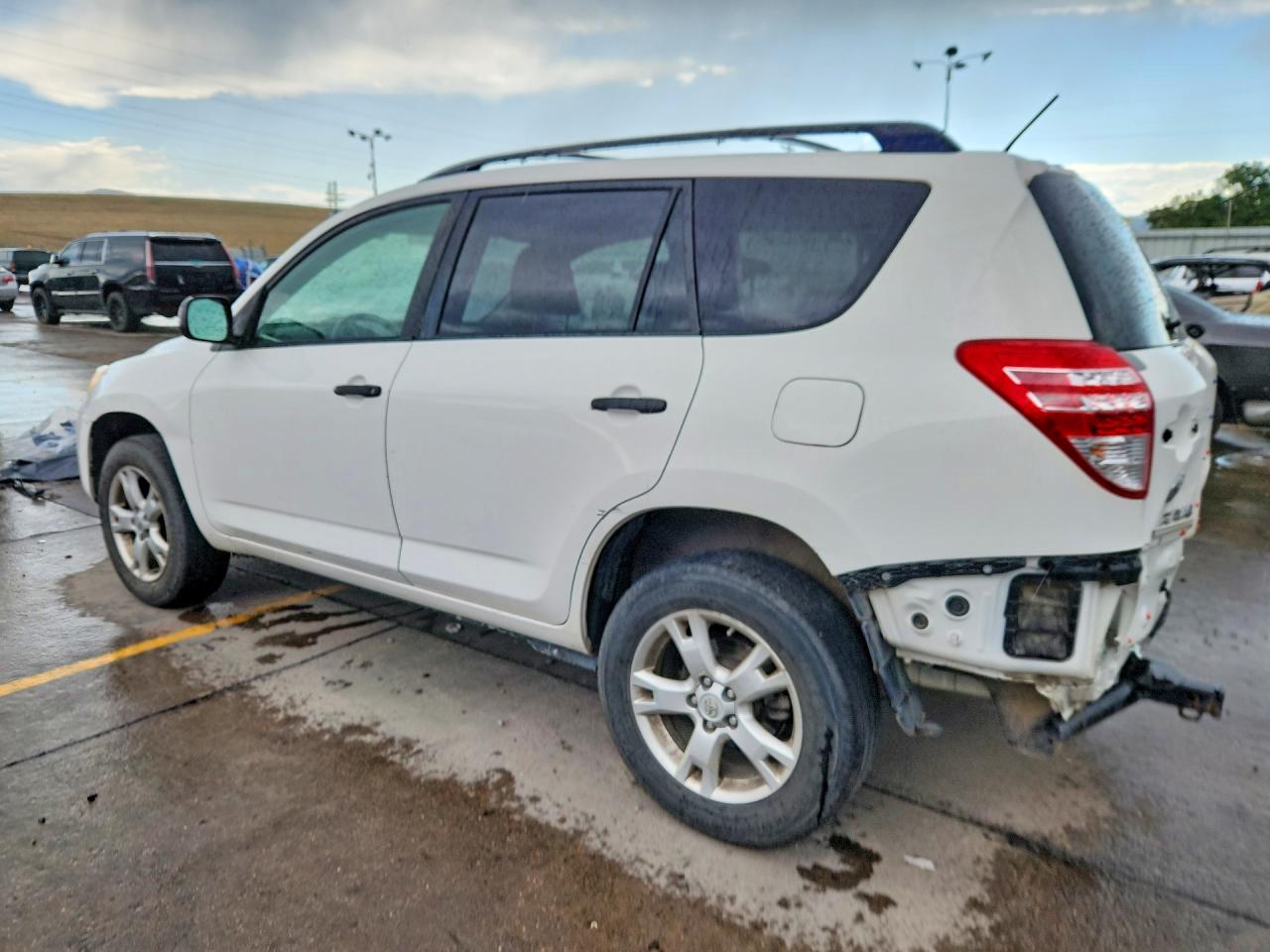 2010 Toyota Rav4 Base White vin: JTMJK4DV6A5091484