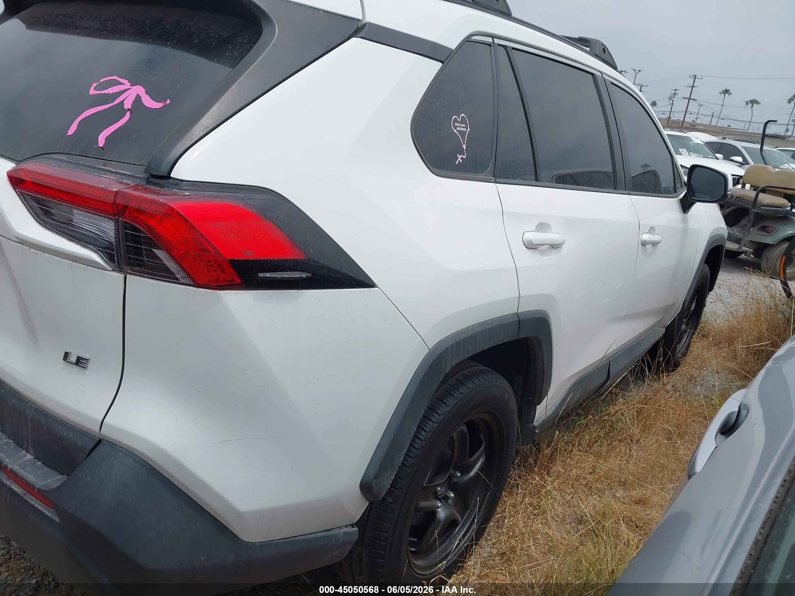 2019 Toyota Rav4 Le White vin: JTMK1RFV3KD501876
