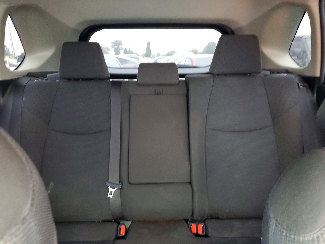2019 Toyota Rav4 Le White vin: JTMK1RFV3KD501876