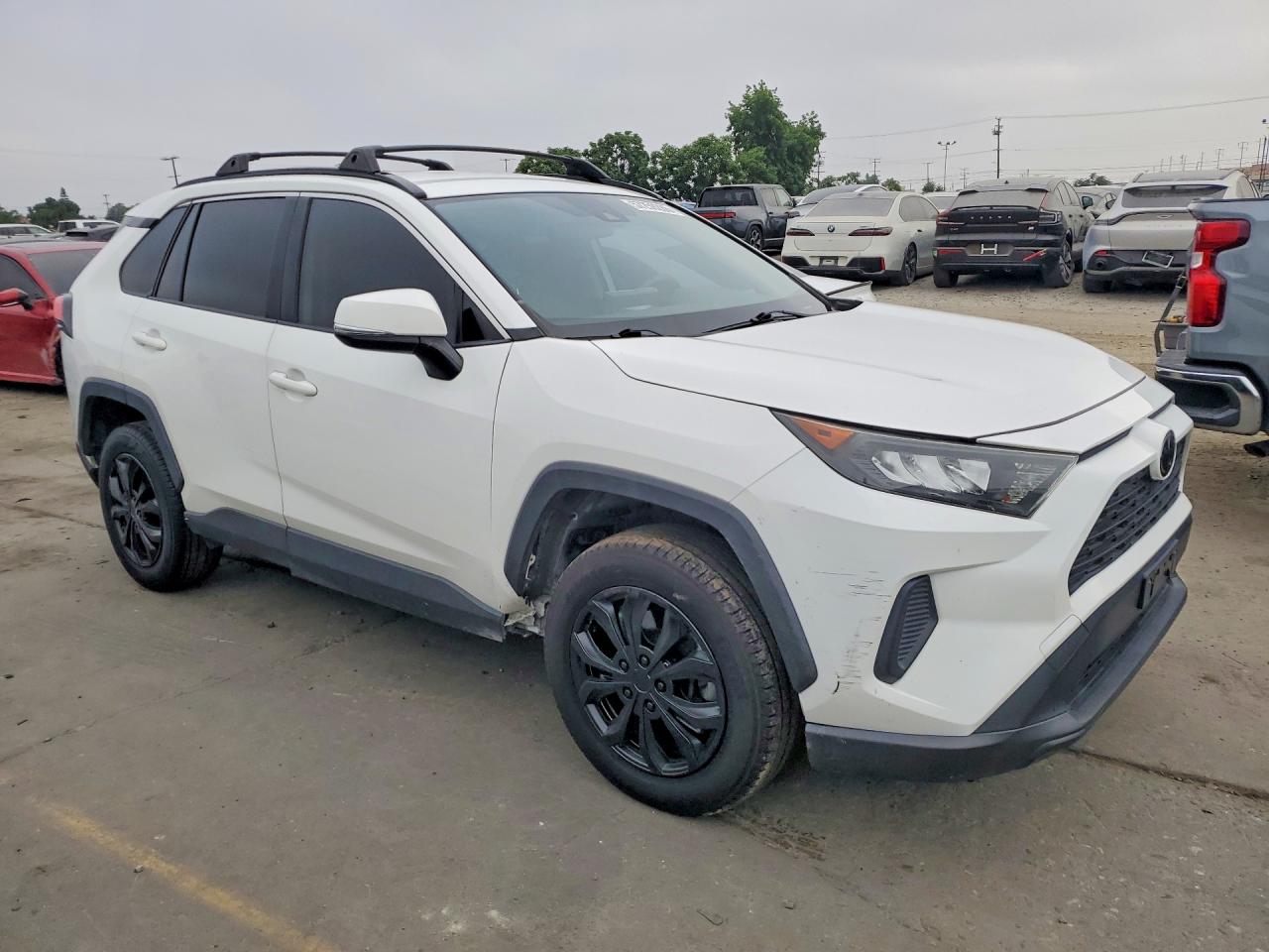 2019 Toyota Rav4 Le White vin: JTMK1RFV3KD501876
