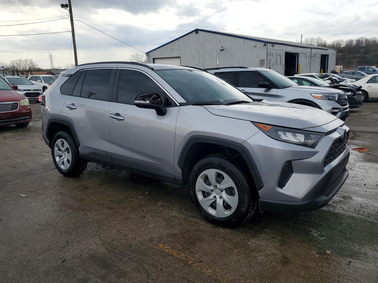 2020 Toyota Rav4 Le Silver vin: JTMK1RFV8LD060876