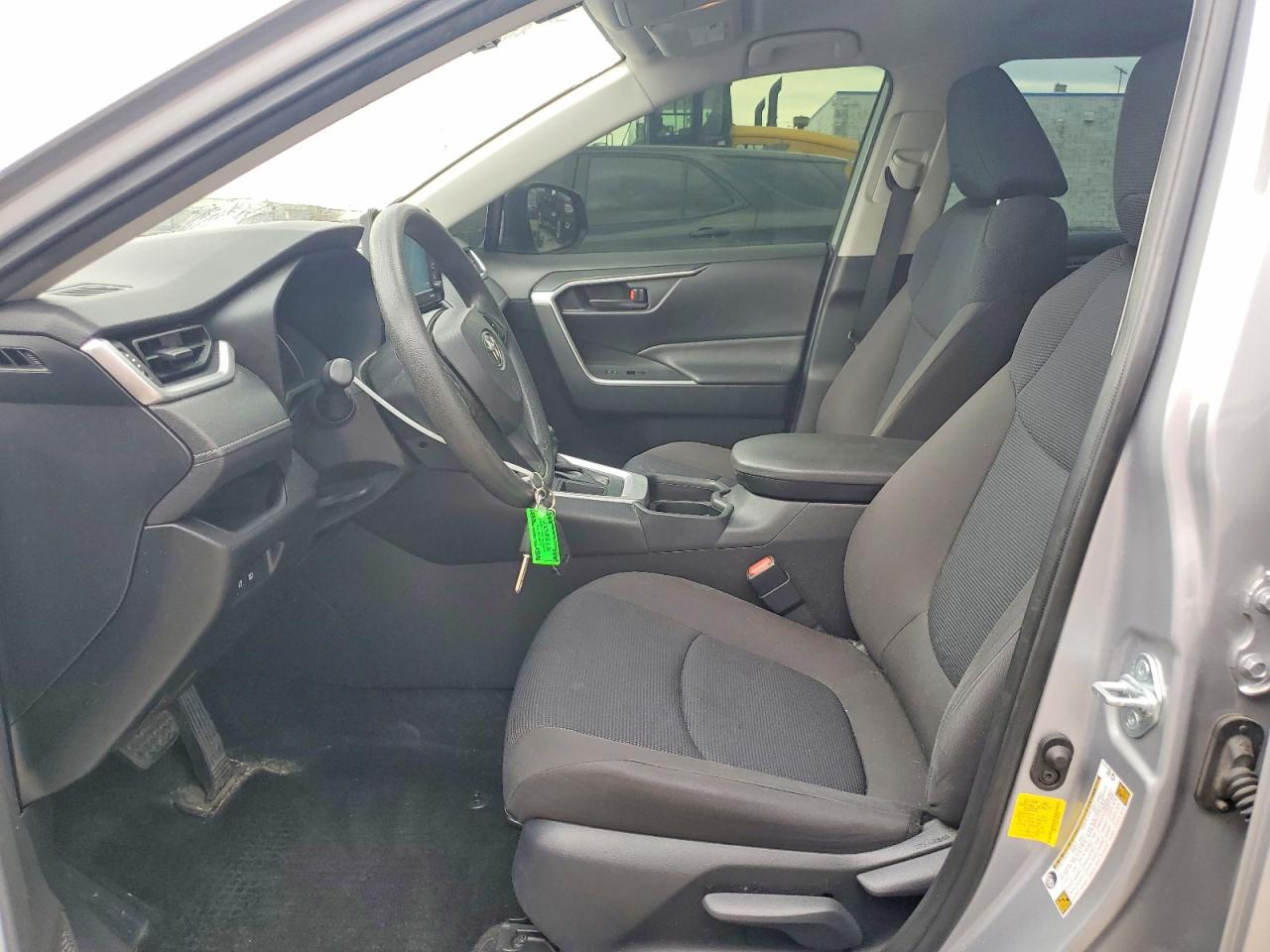 2020 Toyota Rav4 Le Silver vin: JTMK1RFV8LD060876
