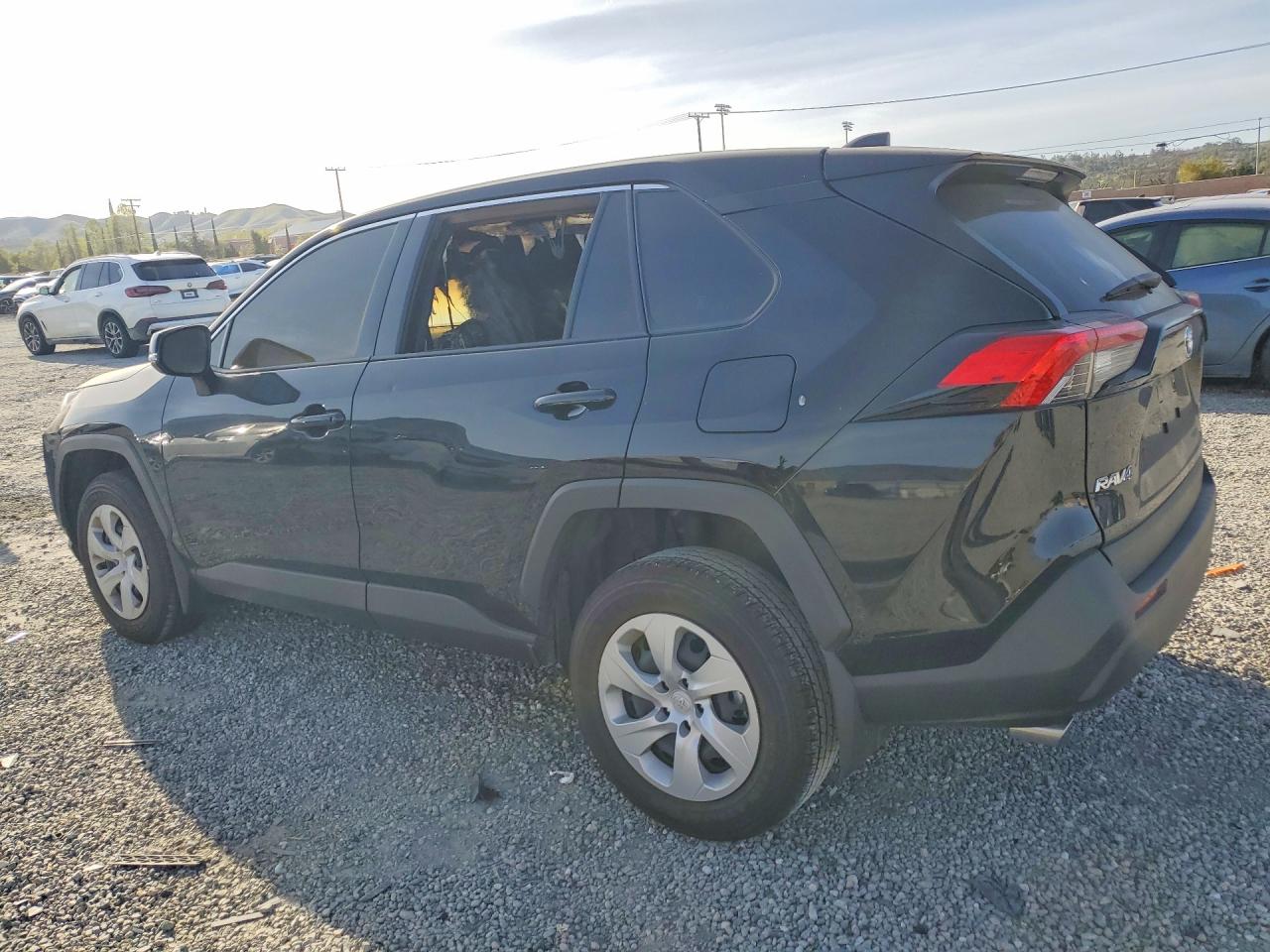 2025 Toyota Rav4 Le Black vin: JTMK1RFVXSD139741