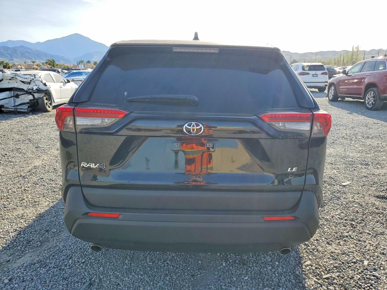 2025 Toyota Rav4 Le Black vin: JTMK1RFVXSD139741