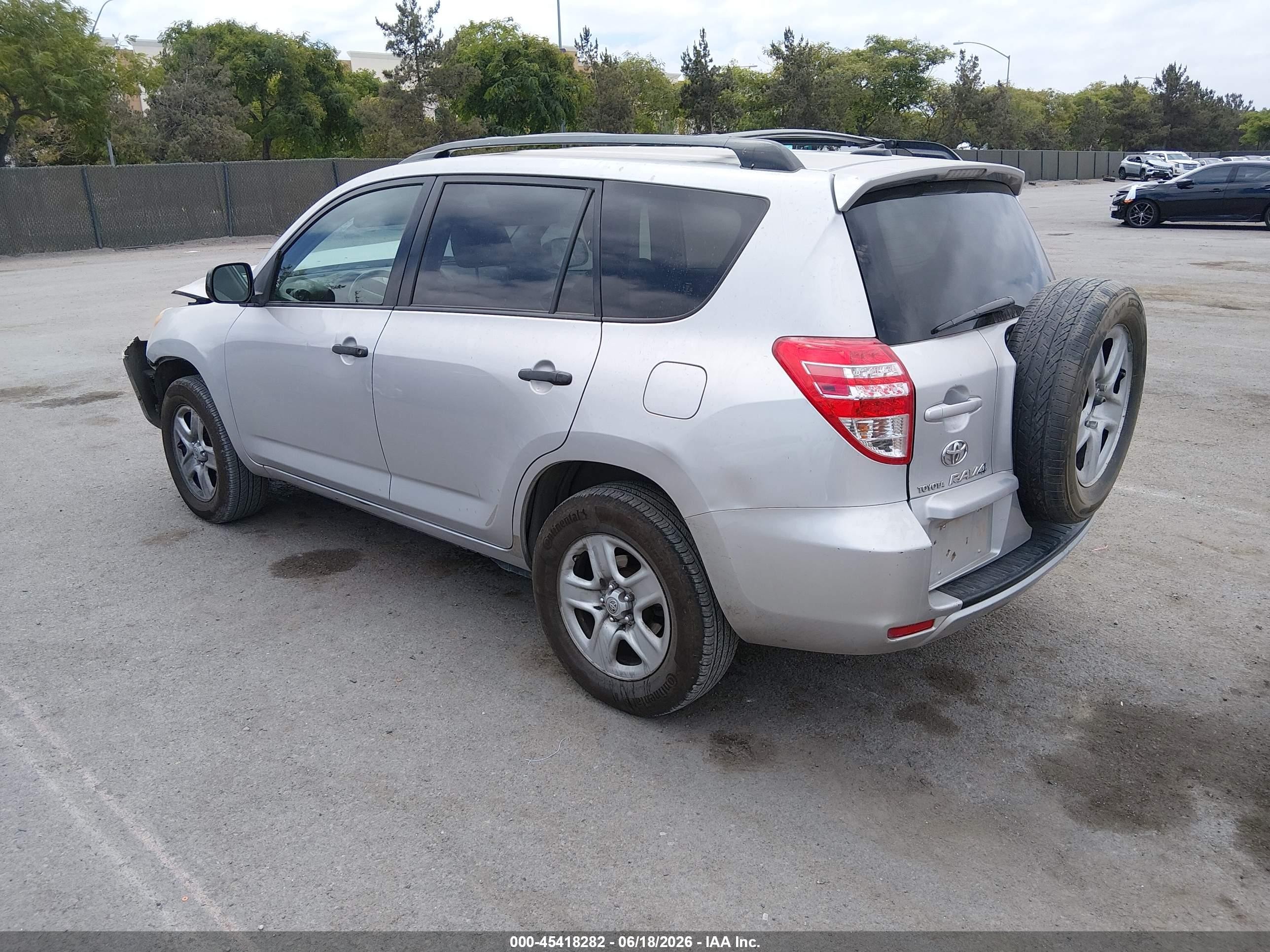 2010 Toyota Rav4   Silver vin: JTMKF4DV1A5031153