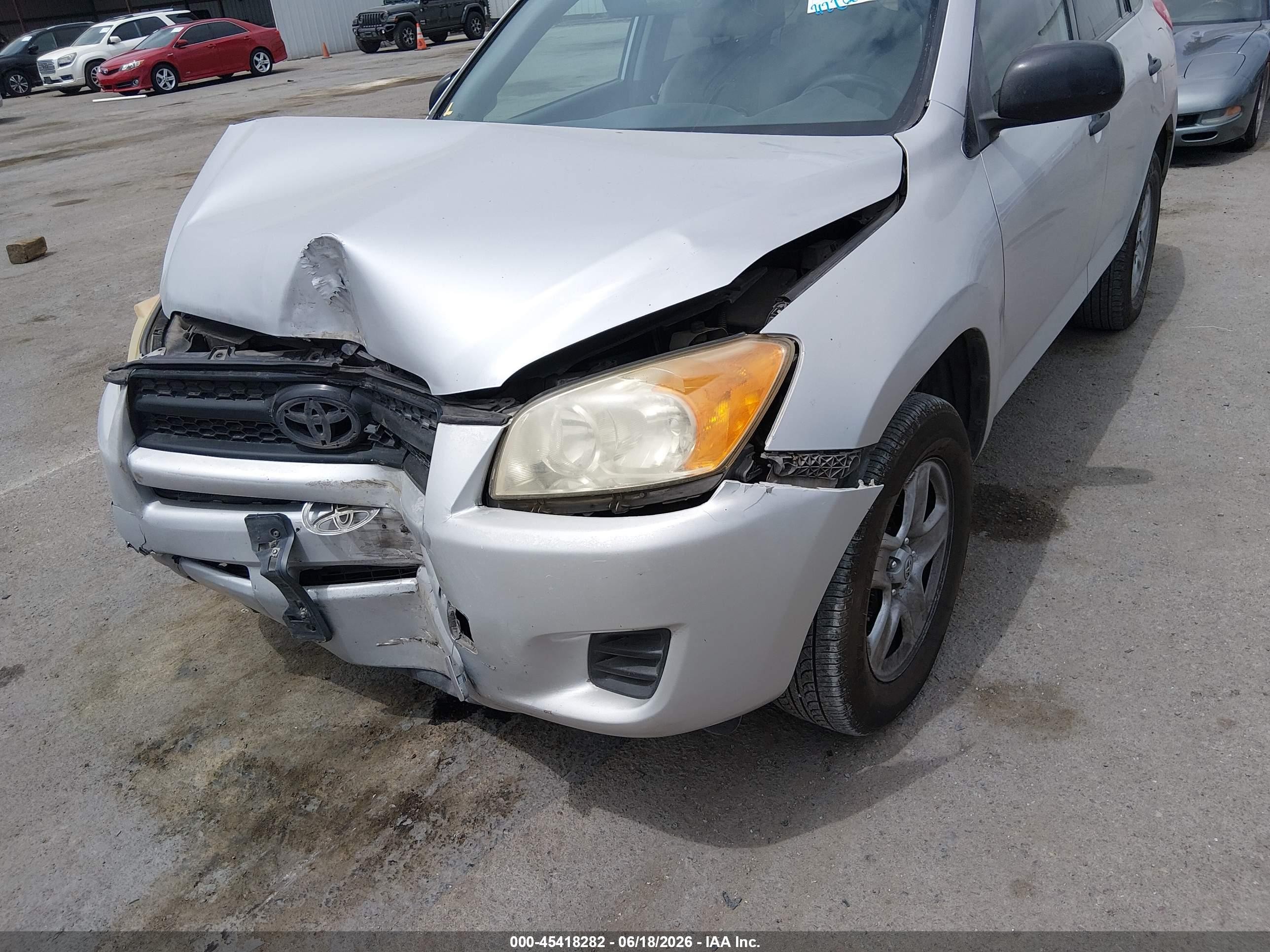 2010 Toyota Rav4   Silver vin: JTMKF4DV1A5031153