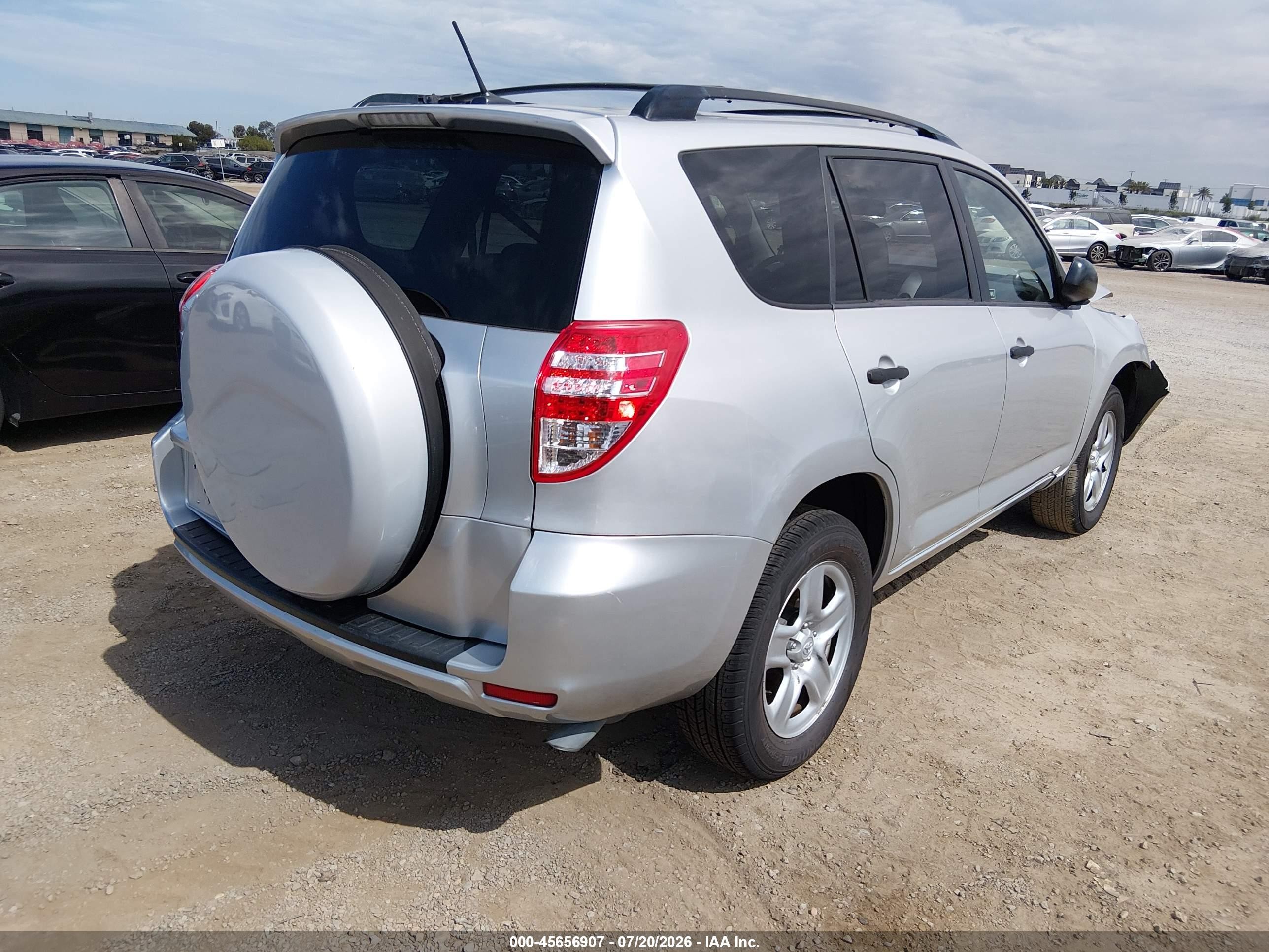 2010 Toyota Rav4   Серебряный vin: JTMKF4DV2A5027497