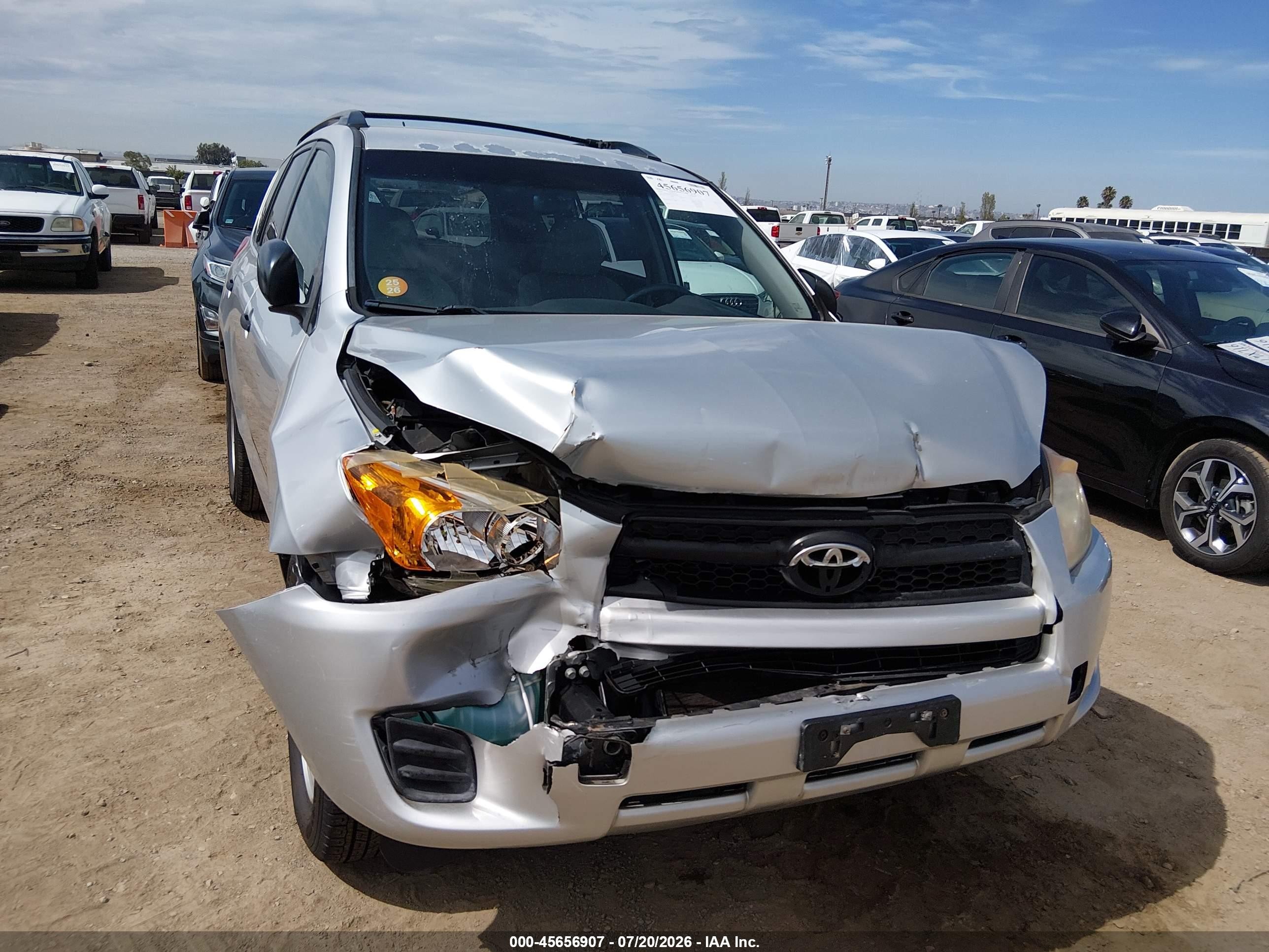 2010 Toyota Rav4   Серебряный vin: JTMKF4DV2A5027497