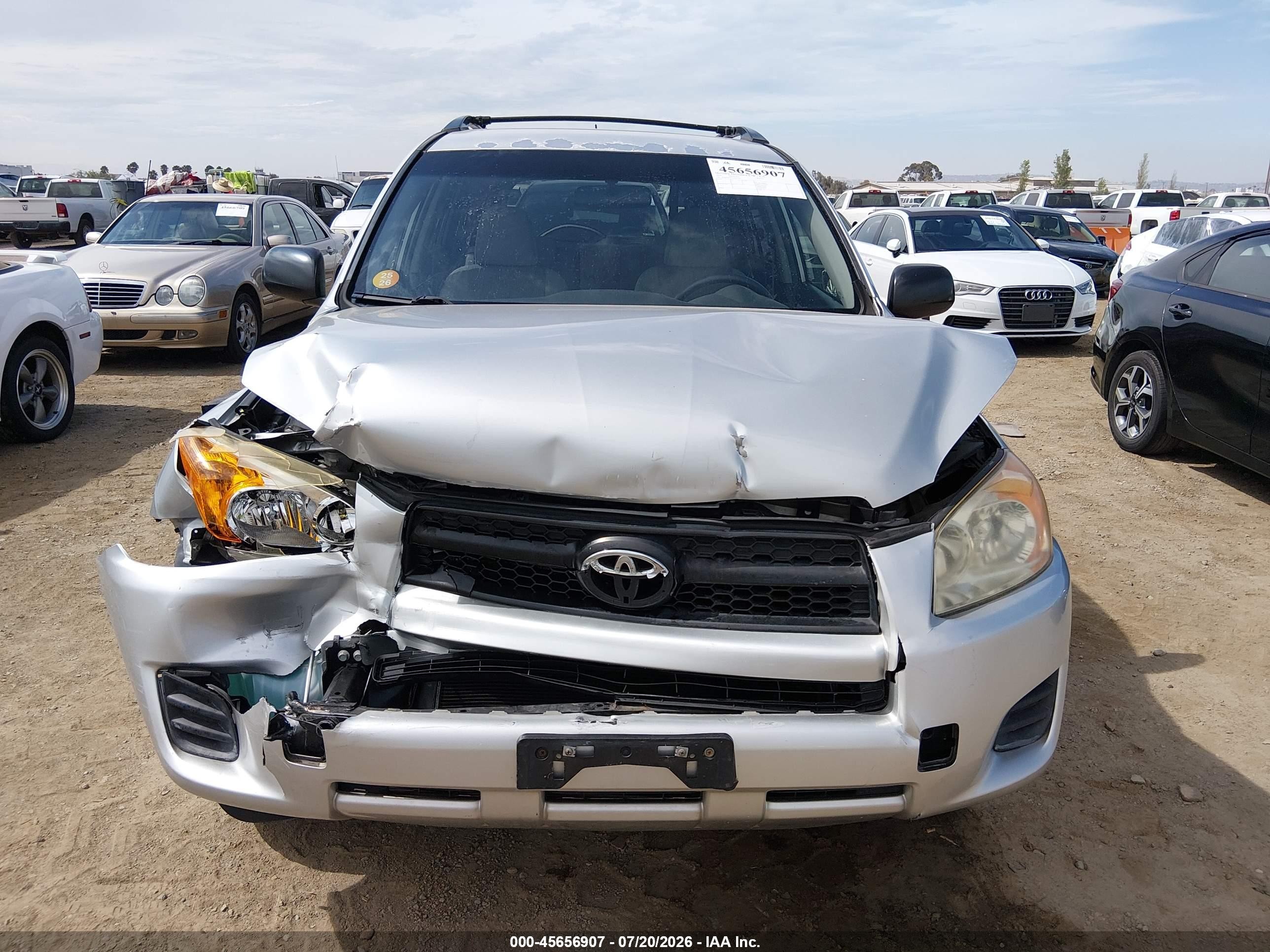 2010 Toyota Rav4   Серебряный vin: JTMKF4DV2A5027497