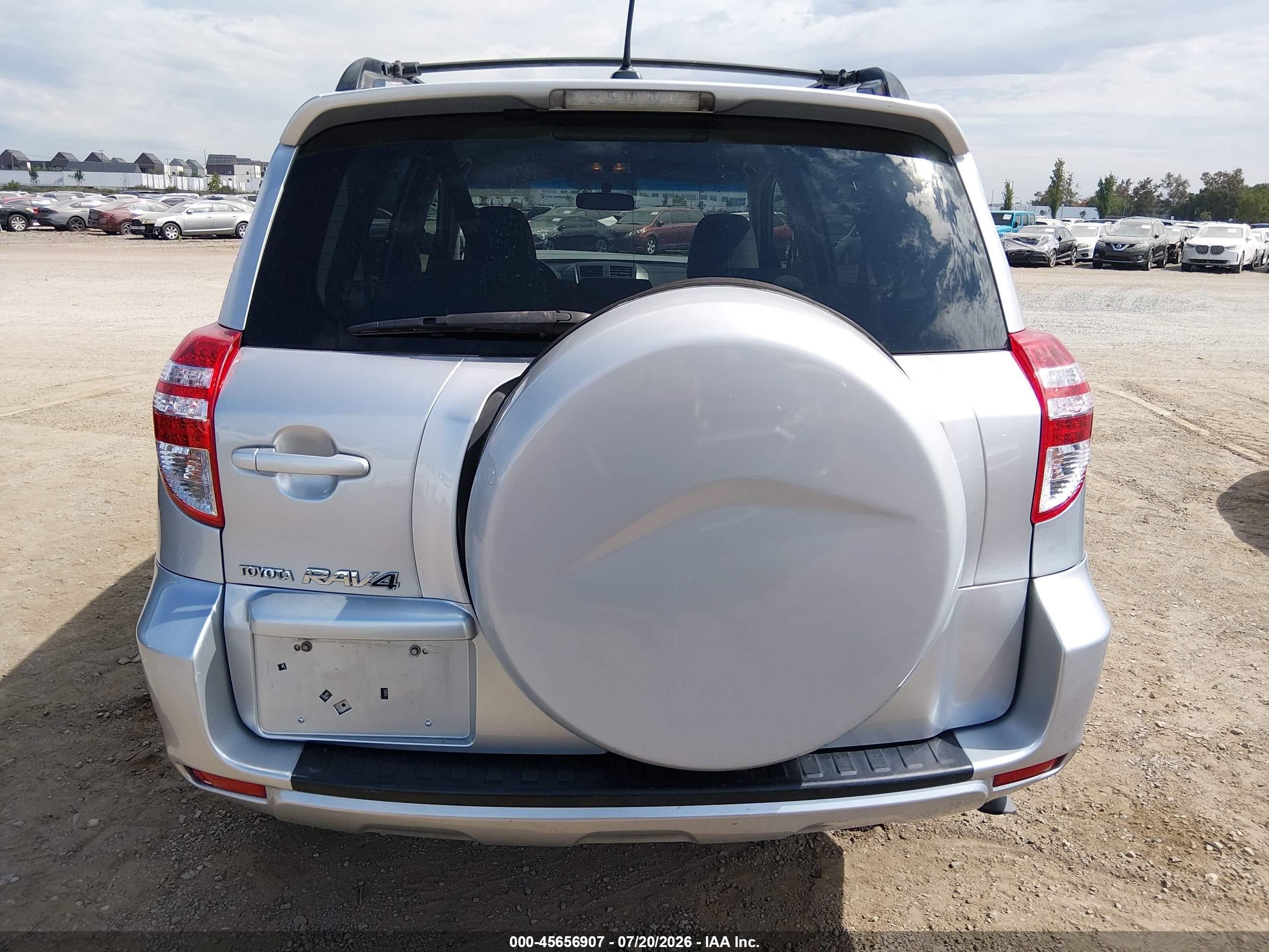 2010 Toyota Rav4   Серебряный vin: JTMKF4DV2A5027497