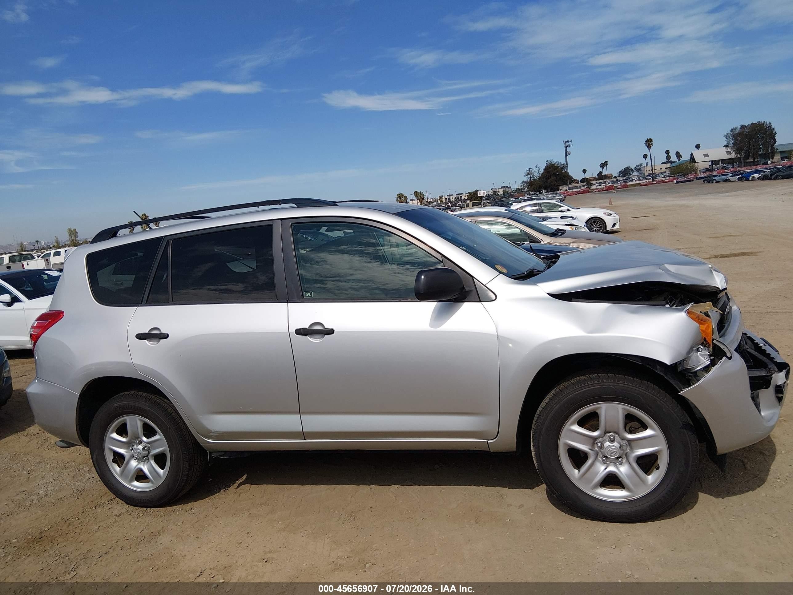 2010 Toyota Rav4   Серебряный vin: JTMKF4DV2A5027497