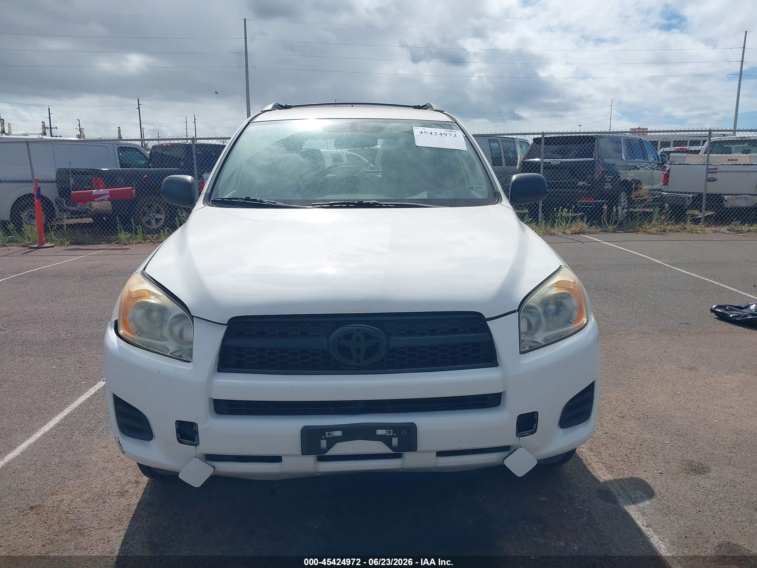 2012 Toyota Rav4   Белый vin: JTMKF4DV2C5048806