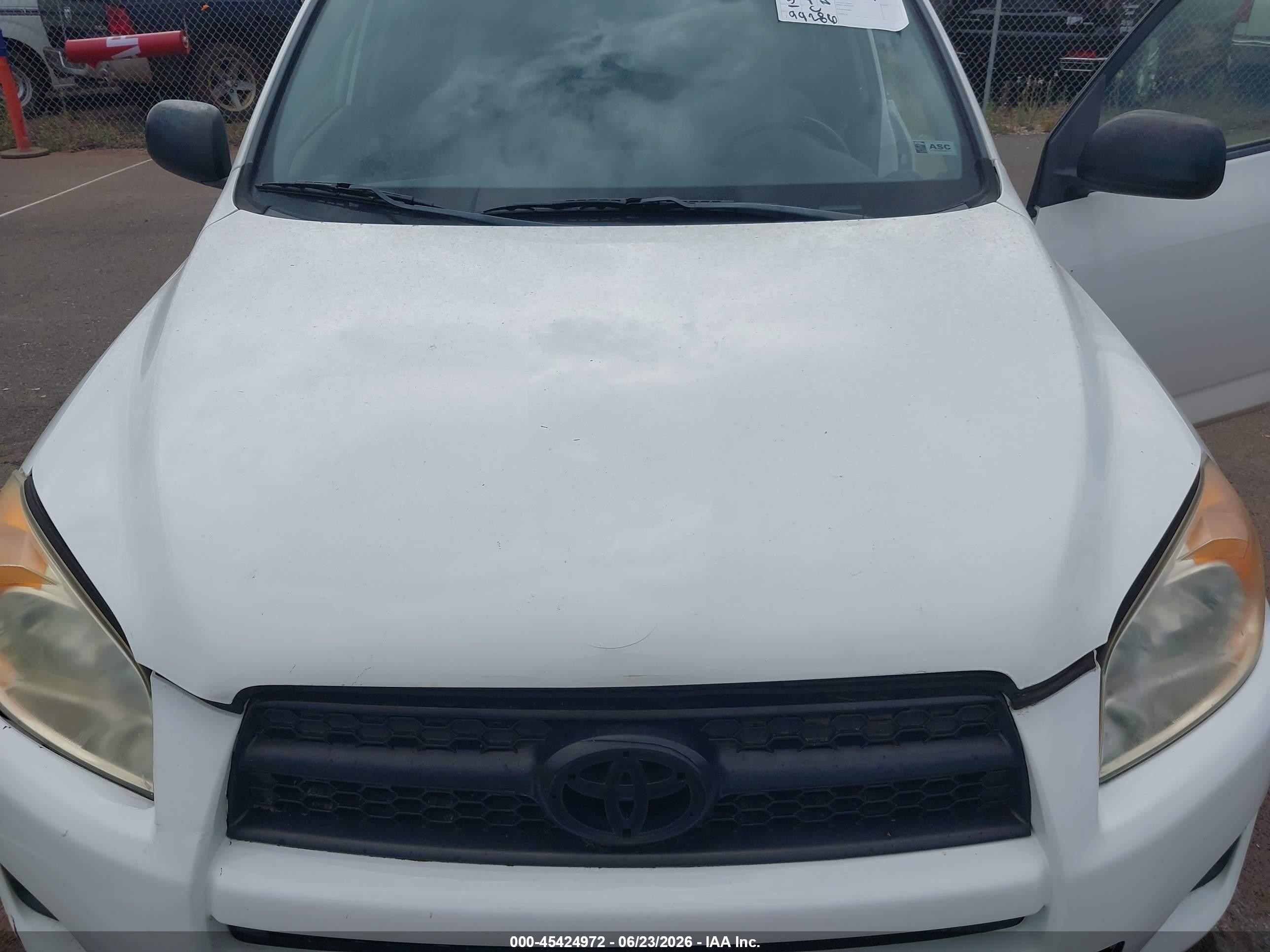 2012 Toyota Rav4   Белый vin: JTMKF4DV2C5048806