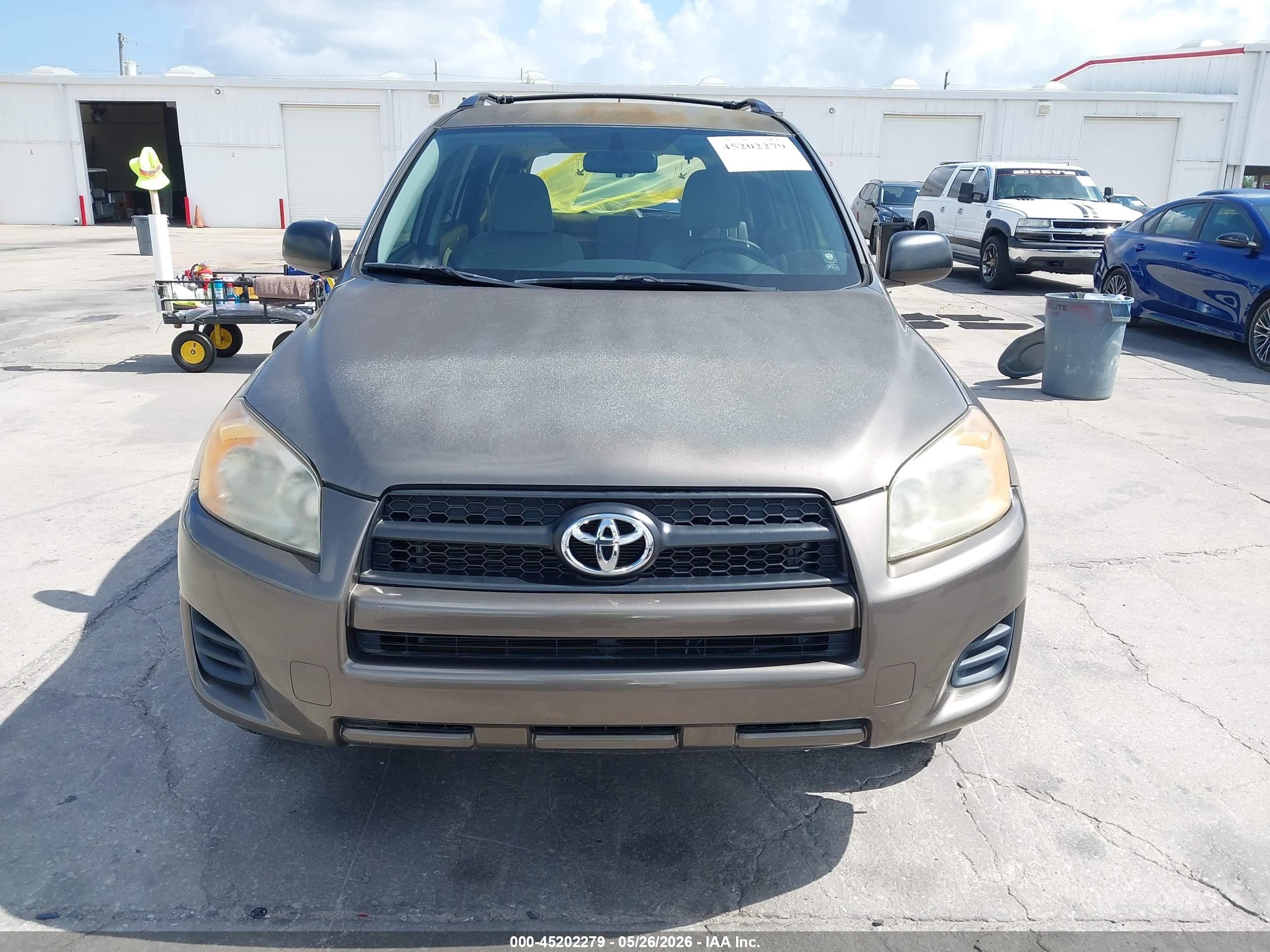 2012 Toyota Rav4   Коричневый vin: JTMKF4DV6C5045049