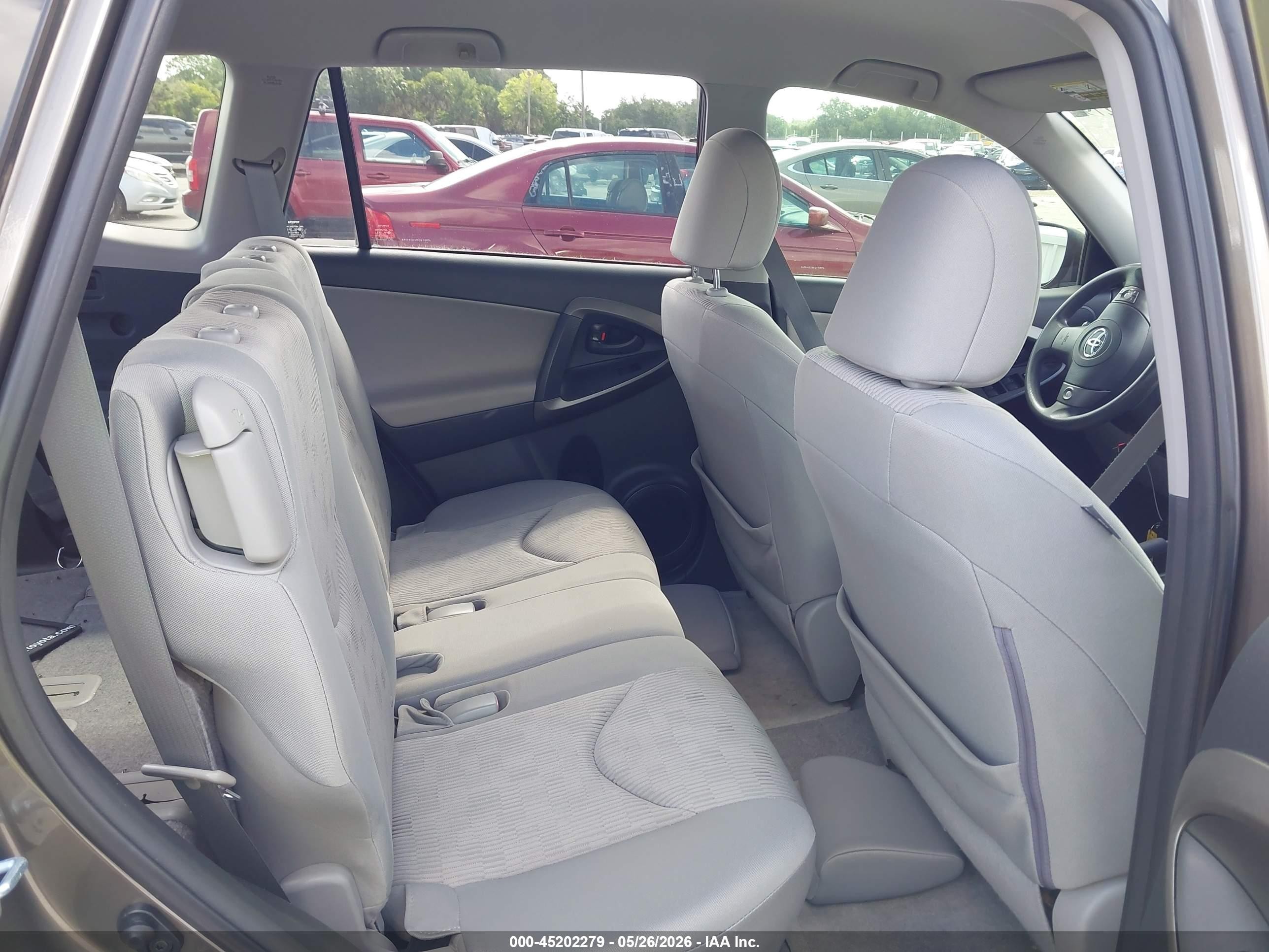 2012 Toyota Rav4   Коричневый vin: JTMKF4DV6C5045049