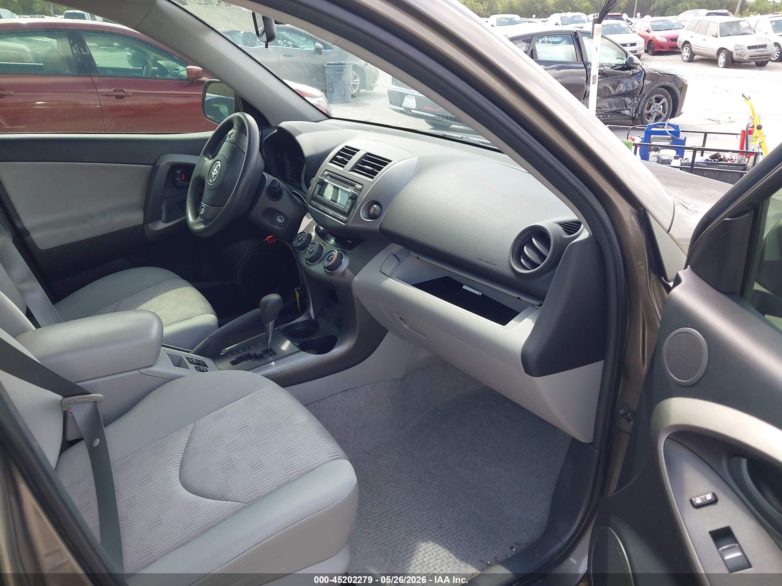 2012 Toyota Rav4   Коричневый vin: JTMKF4DV6C5045049