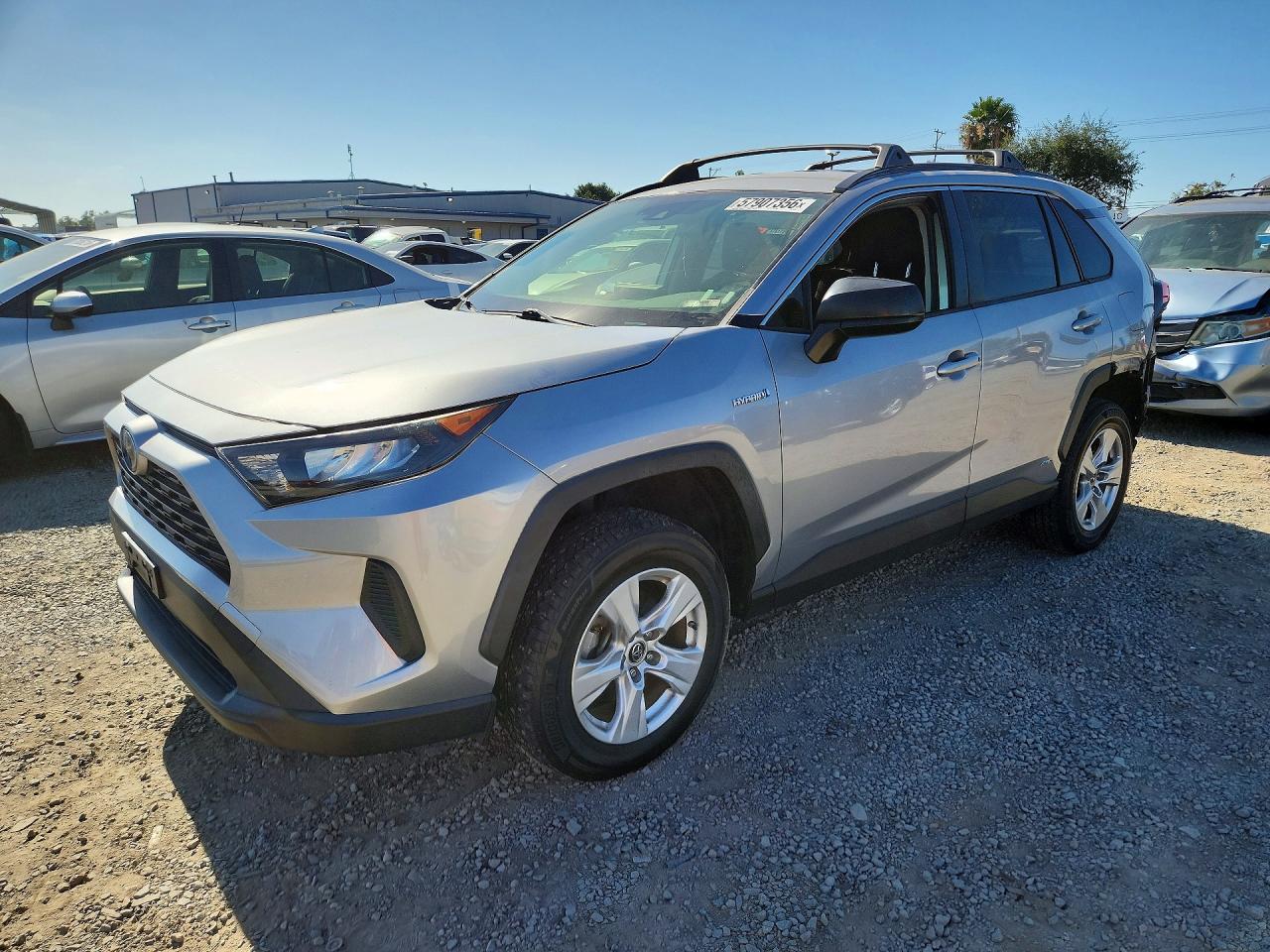 2019 Toyota Rav4 Le Silver vin: JTMLWRFV2KD026324