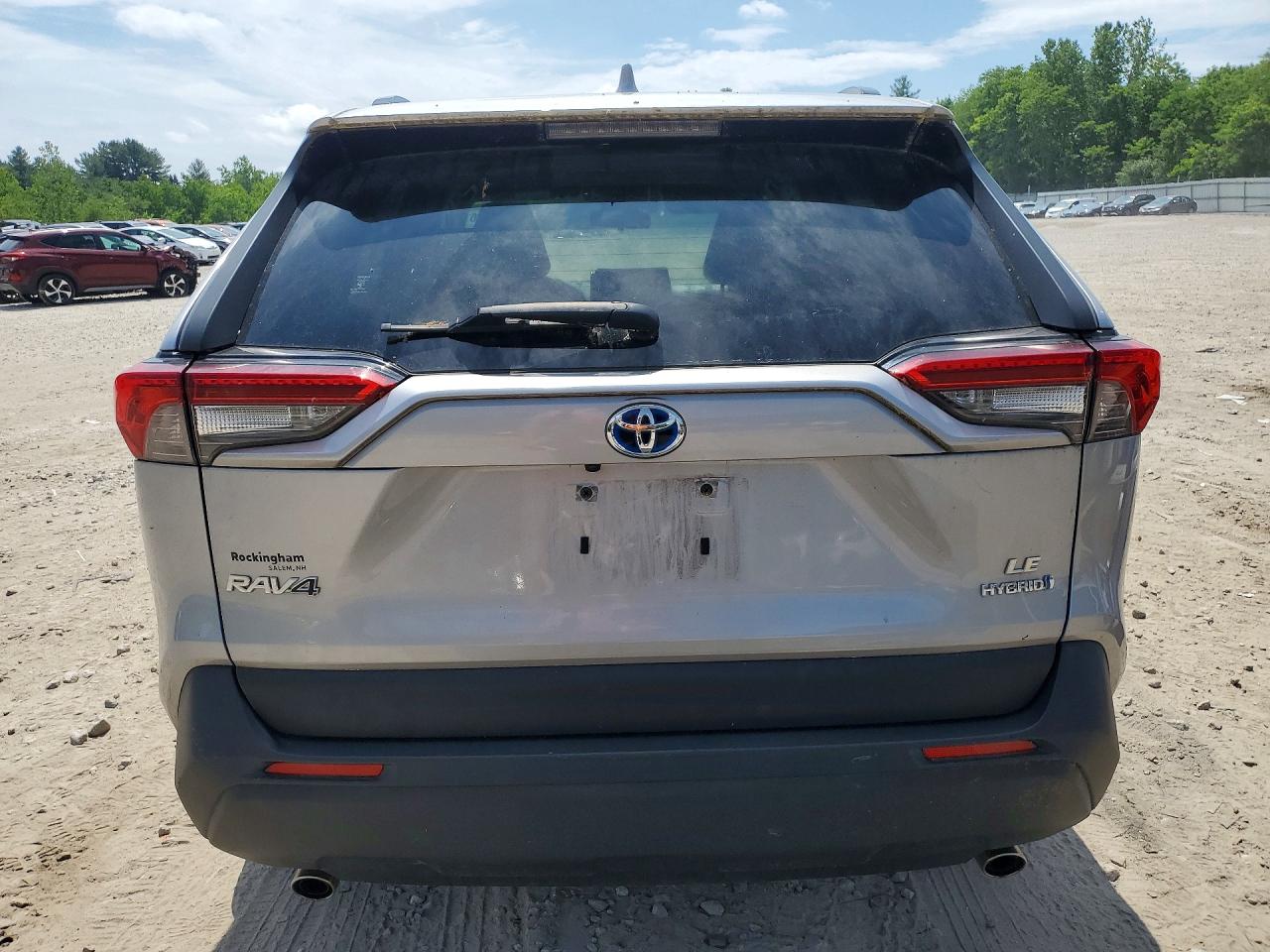 2019 Toyota Rav4 Le Серебряный vin: JTMLWRFV6KD015732