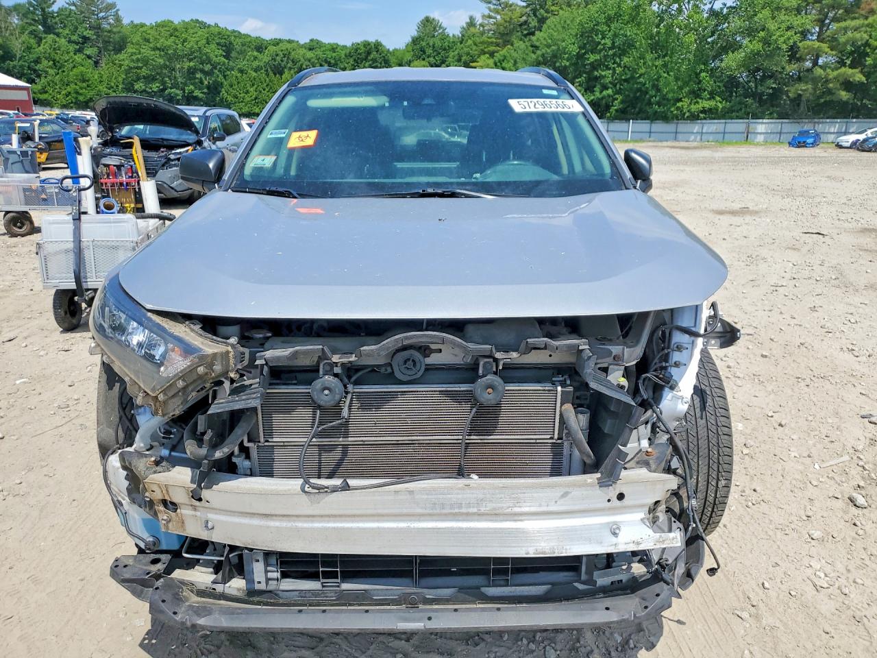 2019 Toyota Rav4 Le Серебряный vin: JTMLWRFV6KD015732