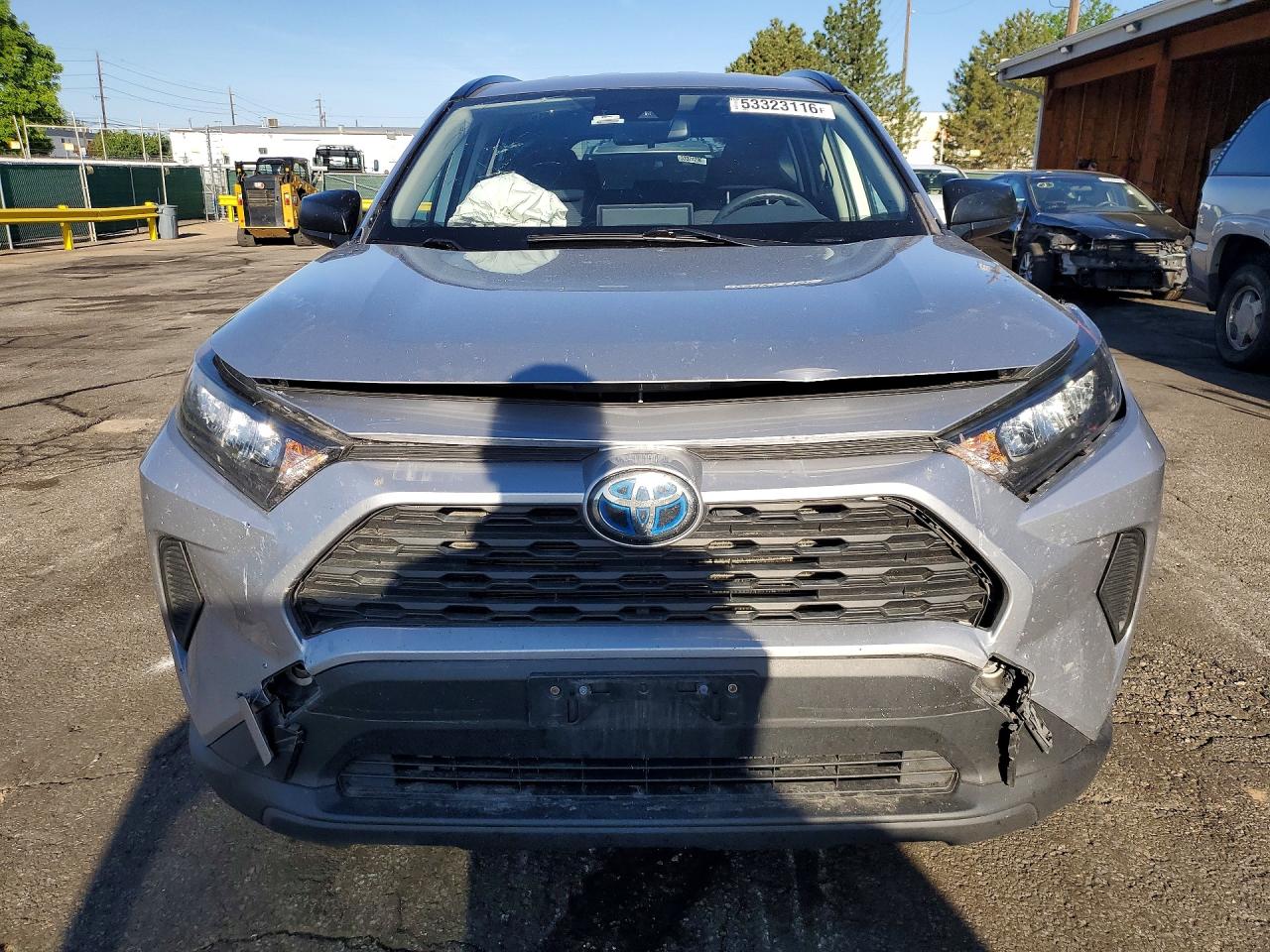 2019 Toyota Rav4 Le Silver vin: JTMLWRFV6KD023040