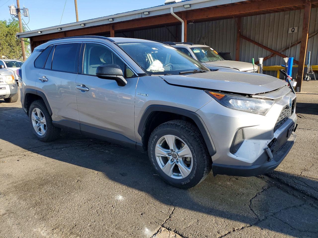 2019 Toyota Rav4 Le Silver vin: JTMLWRFV6KD023040
