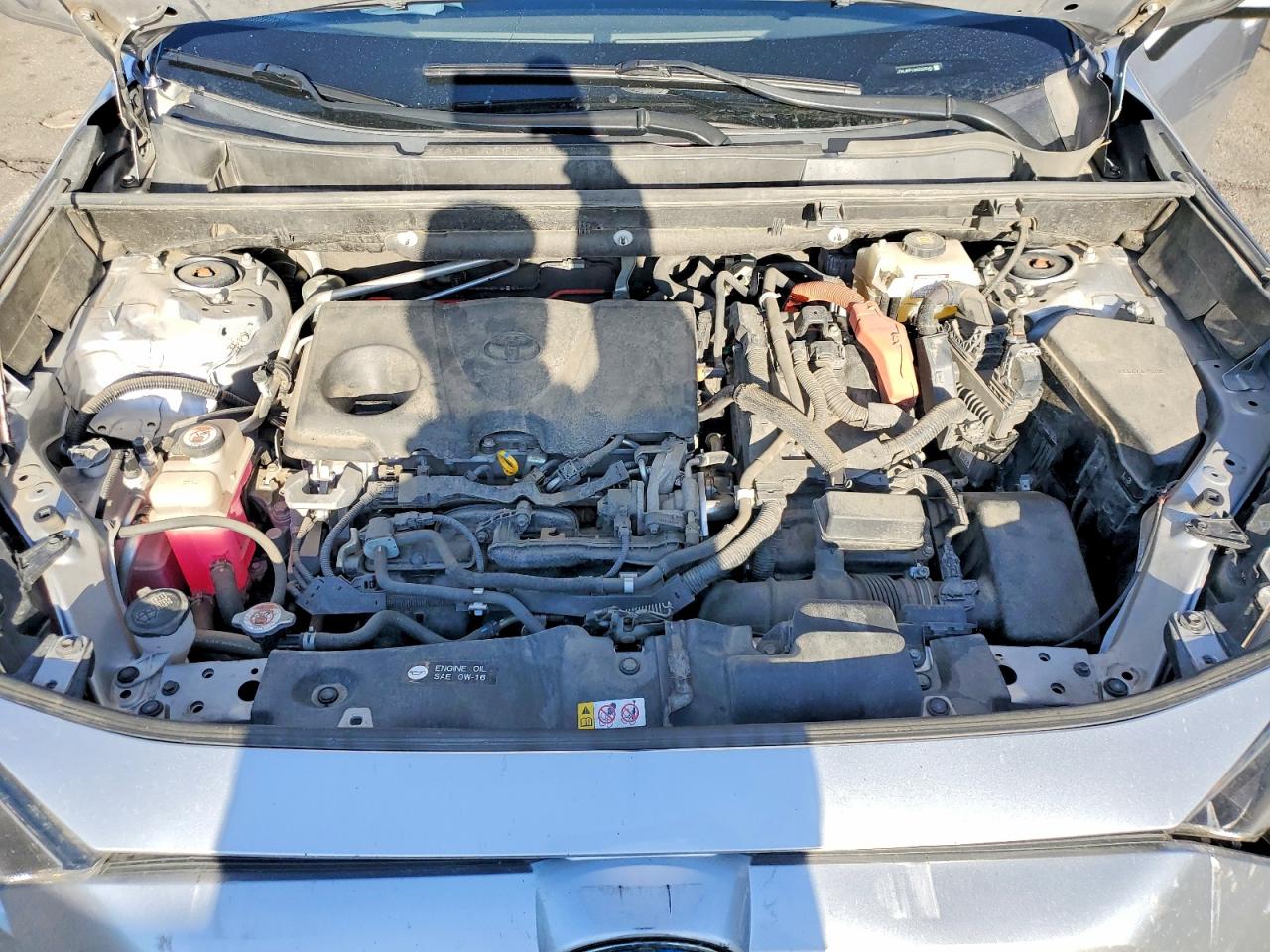 2019 Toyota Rav4 Le Silver vin: JTMLWRFV6KD023040