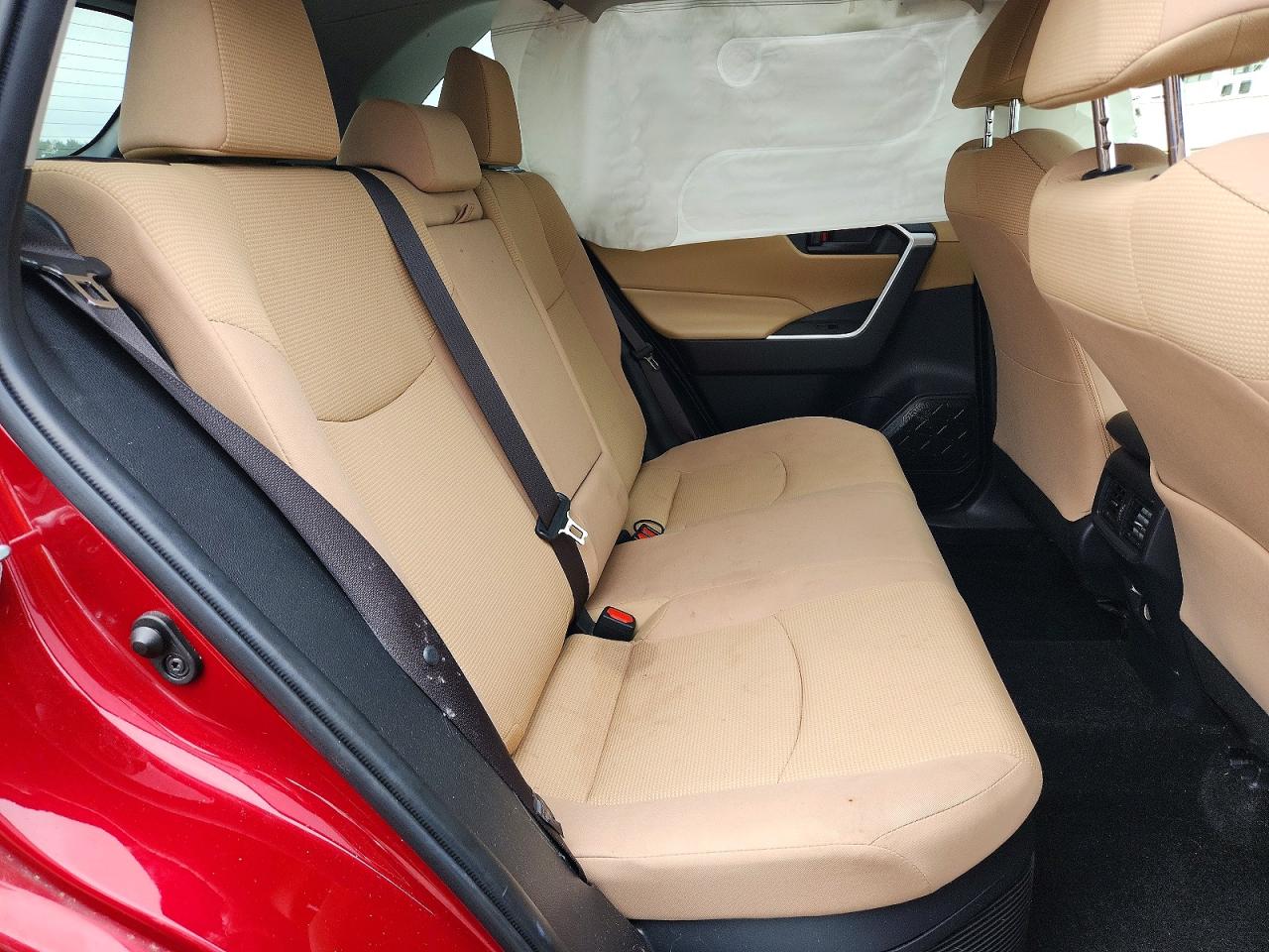 2019 Toyota Rav4 Le Red vin: JTMLWRFVXKD025874