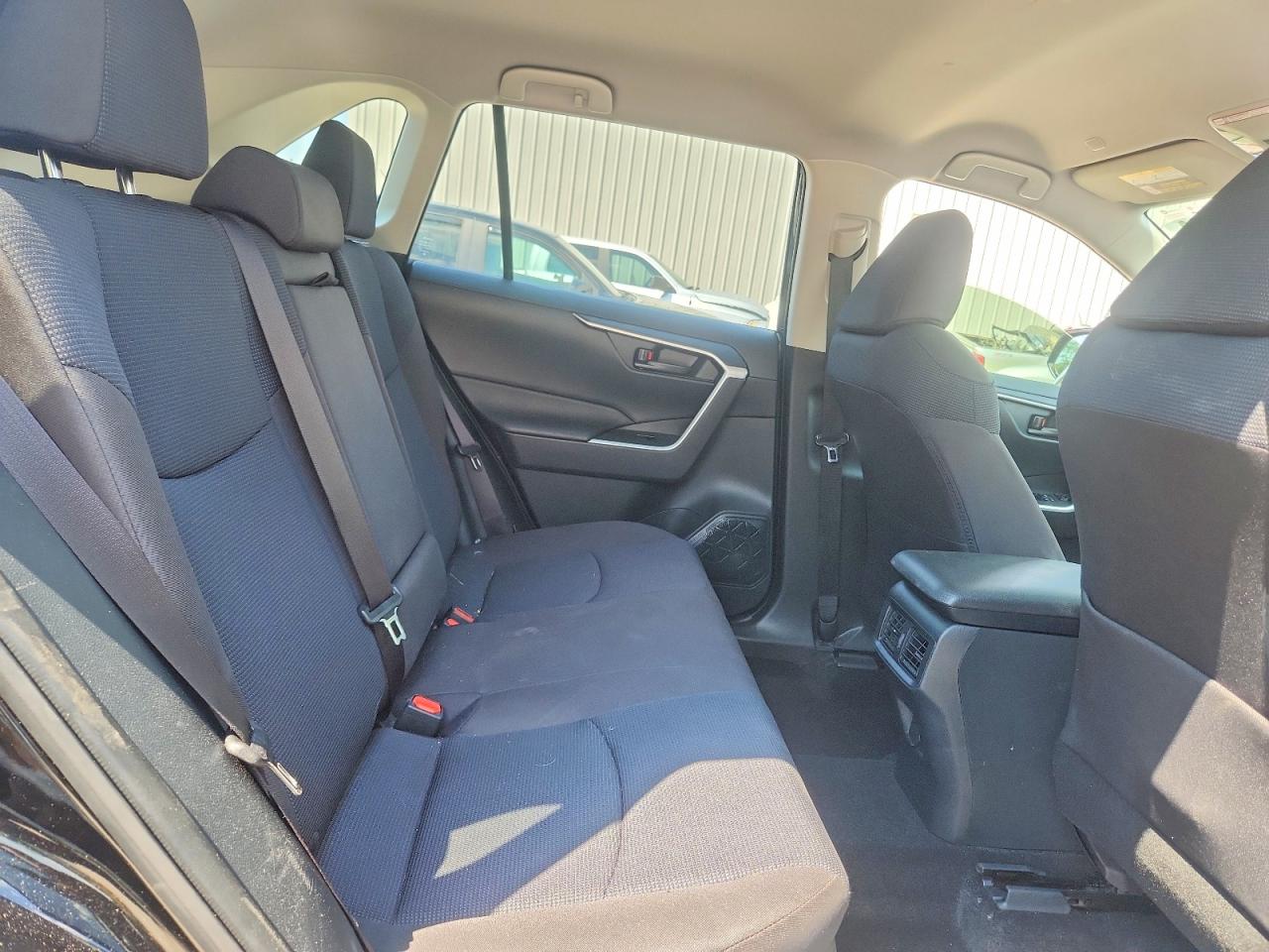 2025 Toyota Rav4 Le Black vin: JTMMWRFV1SD327350