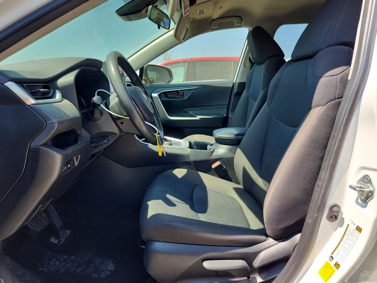 2024 Toyota Rav4 Le White vin: JTMMWRFV6RD244541