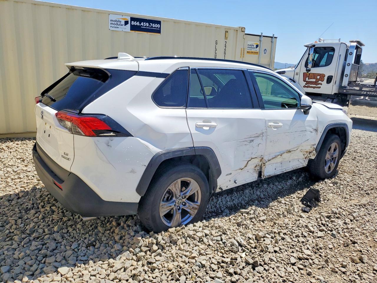 2024 Toyota Rav4 Le White vin: JTMMWRFV6RD244541
