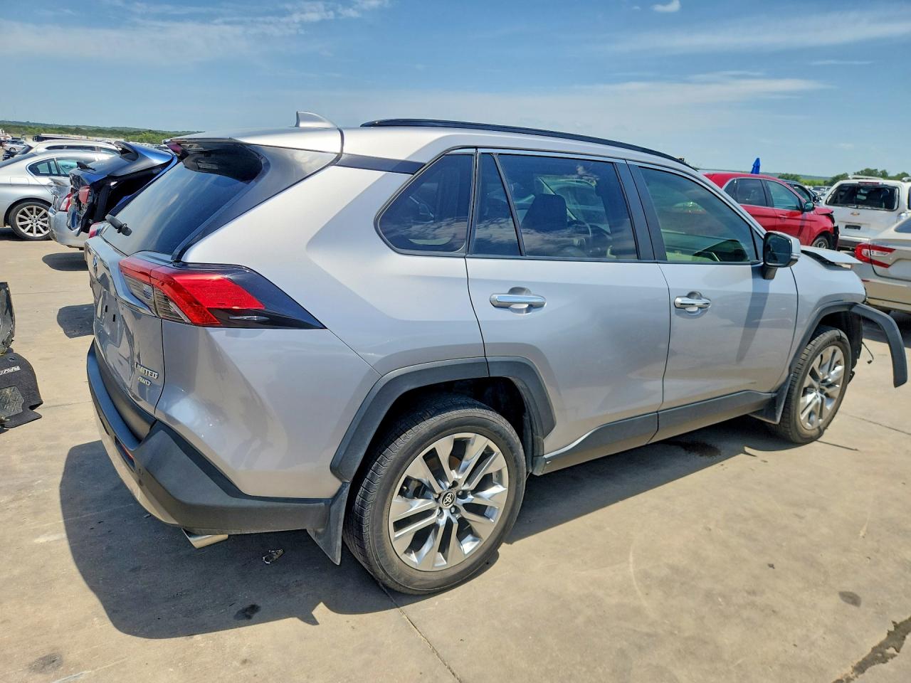 2021 Toyota Rav4 Limited Silver vin: JTMN1RFV2MD083519