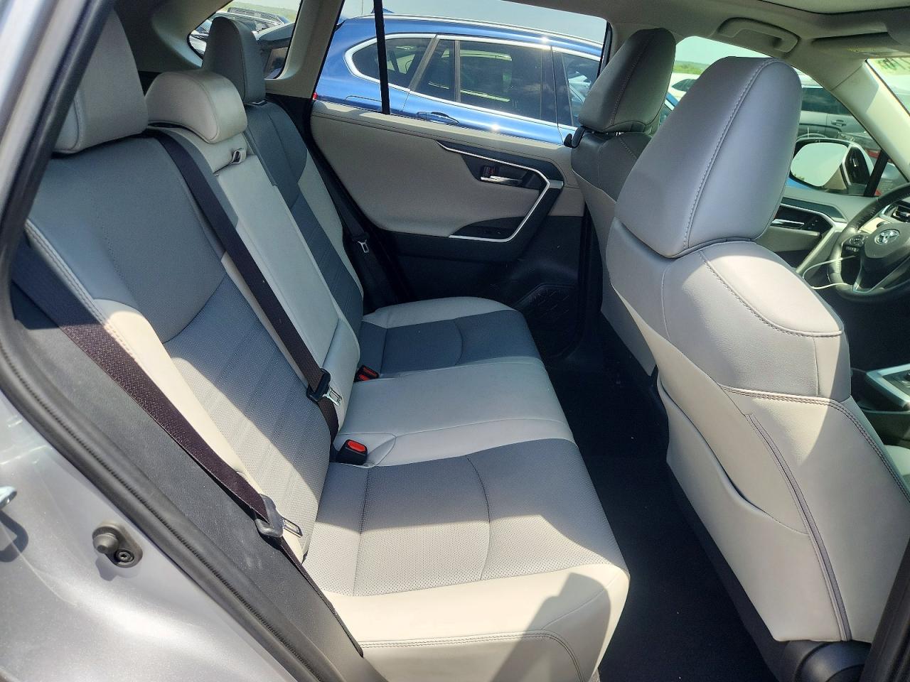 2021 Toyota Rav4 Limited Silver vin: JTMN1RFV2MD083519