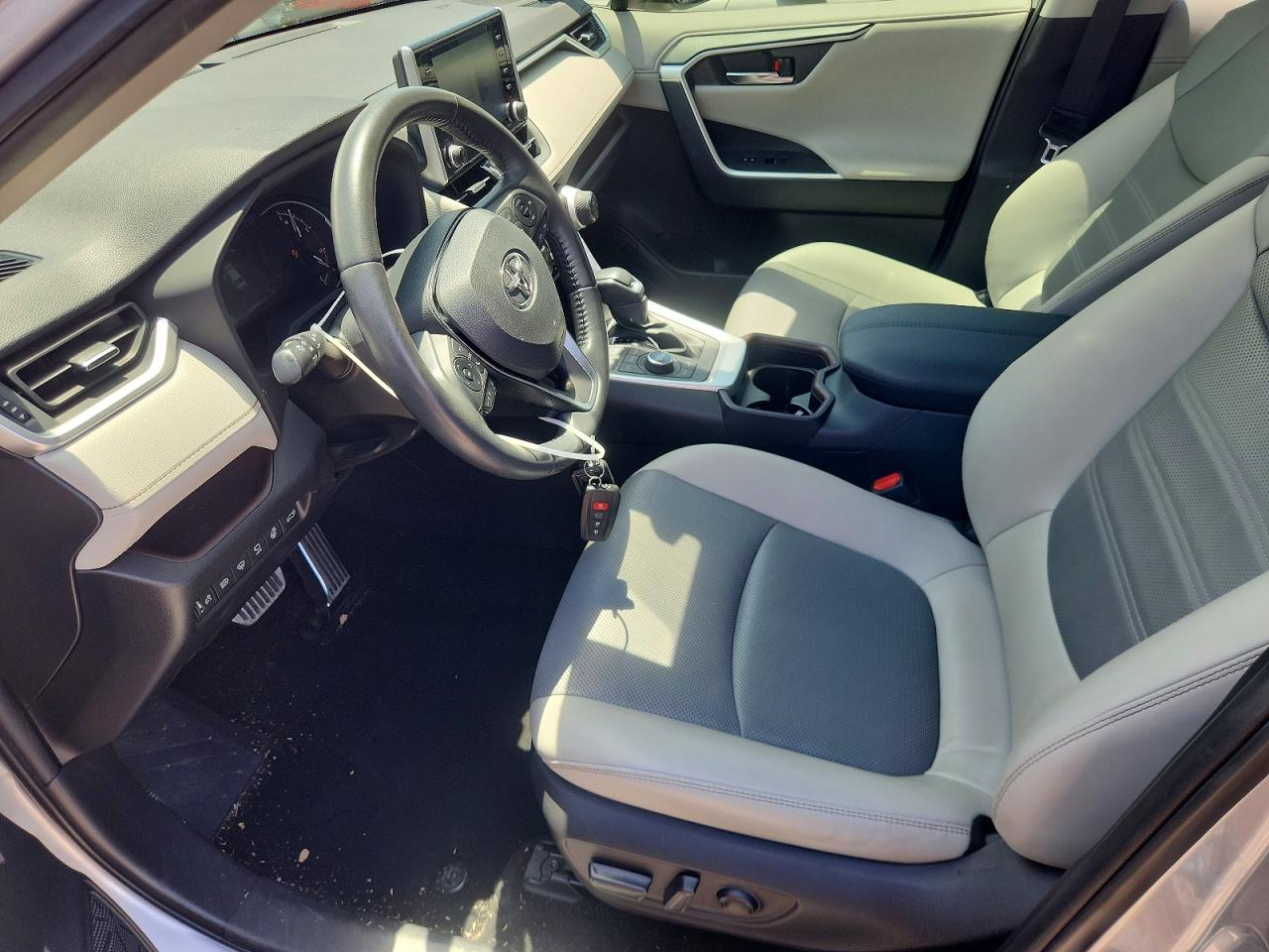 2021 Toyota Rav4 Limited Silver vin: JTMN1RFV2MD083519