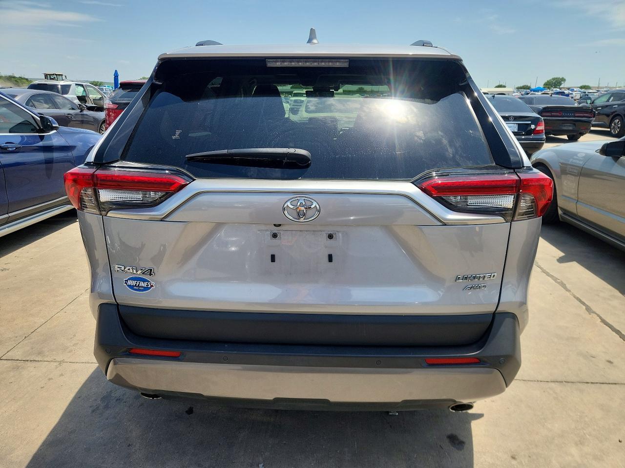2021 Toyota Rav4 Limited Silver vin: JTMN1RFV2MD083519