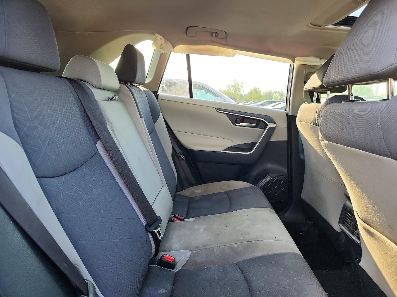 2019 Toyota Rav4 Xle Charcoal vin: JTMP1RFV0KD511996