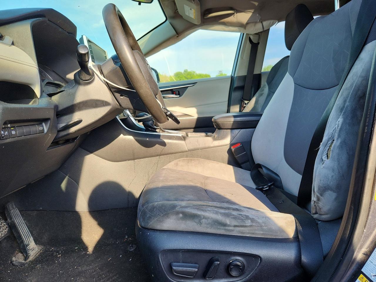 2019 Toyota Rav4 Xle Charcoal vin: JTMP1RFV0KD511996