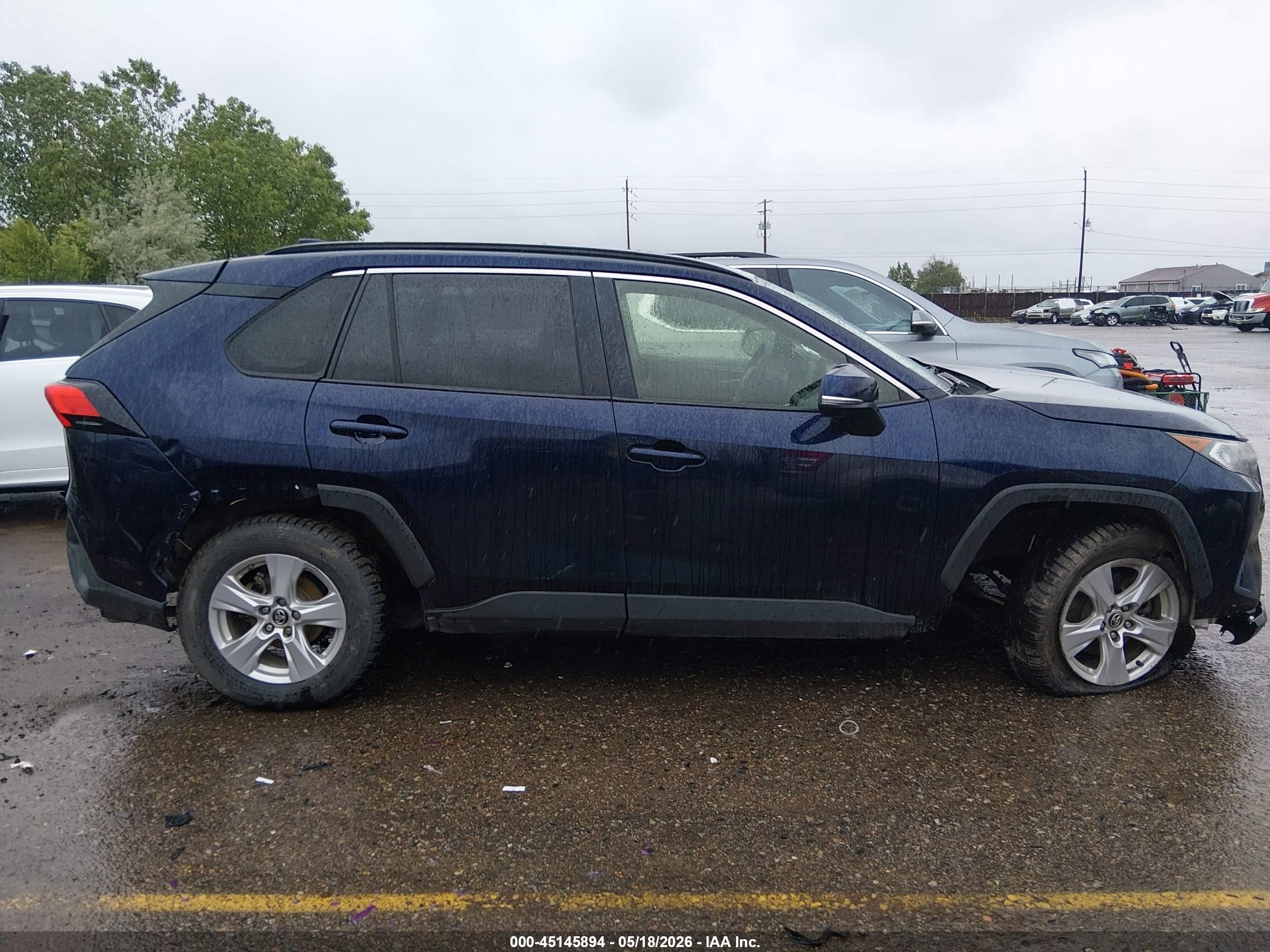 2019 Toyota Rav4 Xle Black vin: JTMP1RFV2KD018580