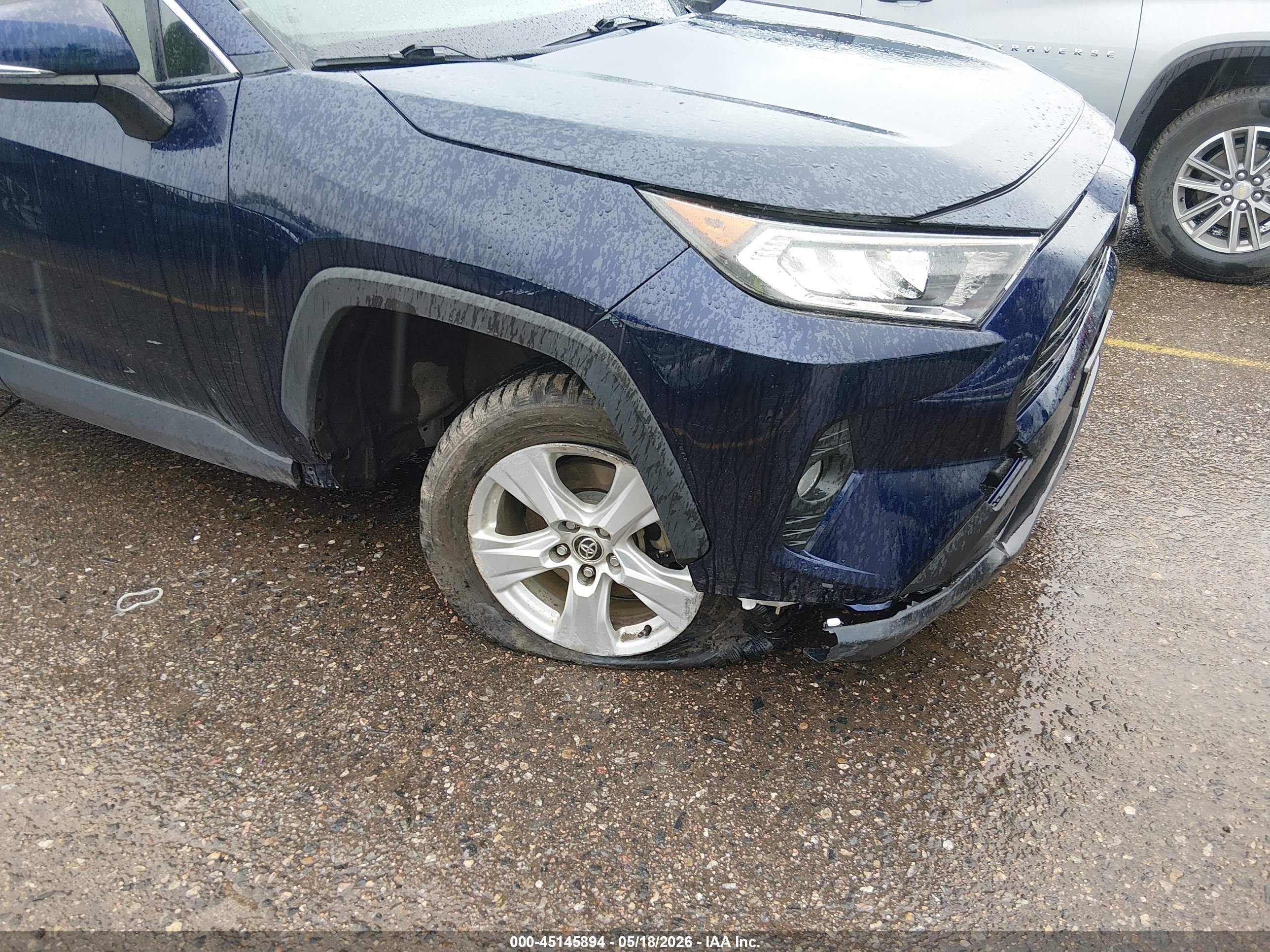 2019 Toyota Rav4 Xle Black vin: JTMP1RFV2KD018580