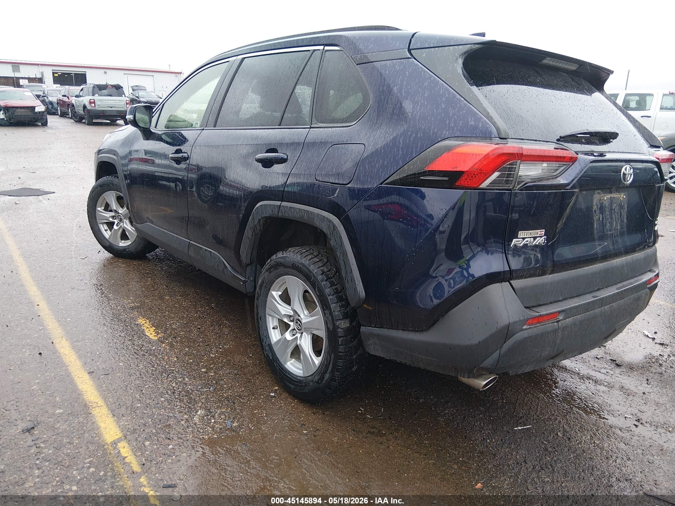2019 Toyota Rav4 Xle Black vin: JTMP1RFV2KD018580
