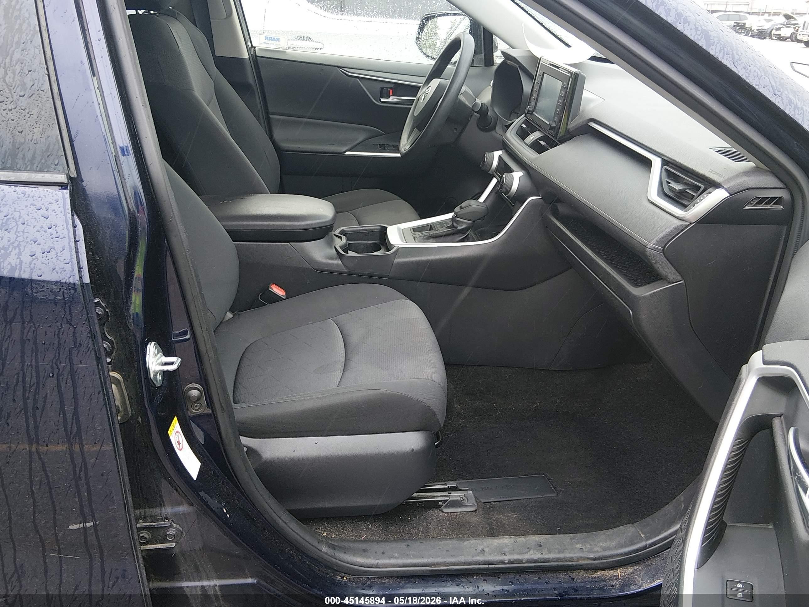 2019 Toyota Rav4 Xle Black vin: JTMP1RFV2KD018580