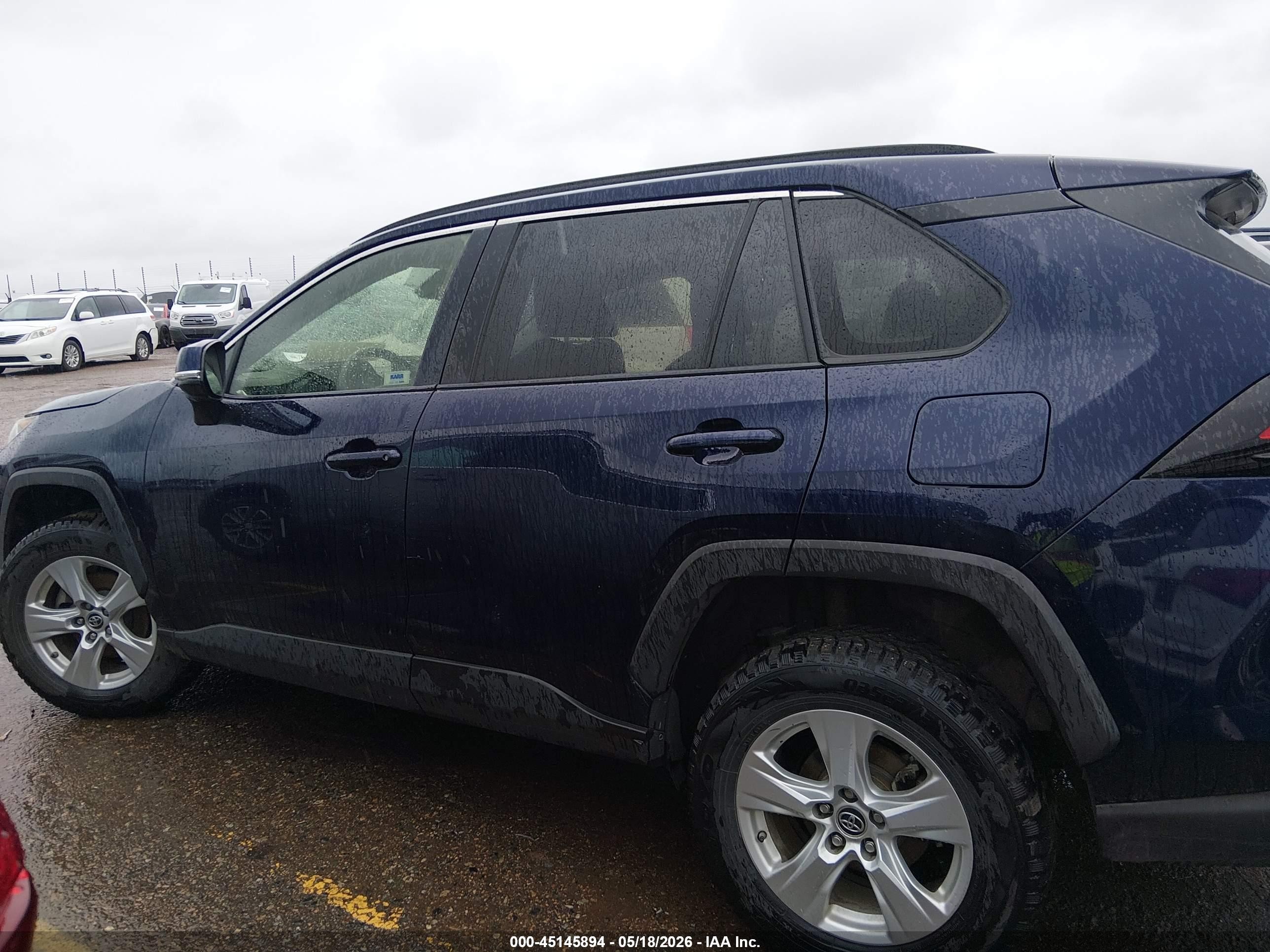 2019 Toyota Rav4 Xle Black vin: JTMP1RFV2KD018580