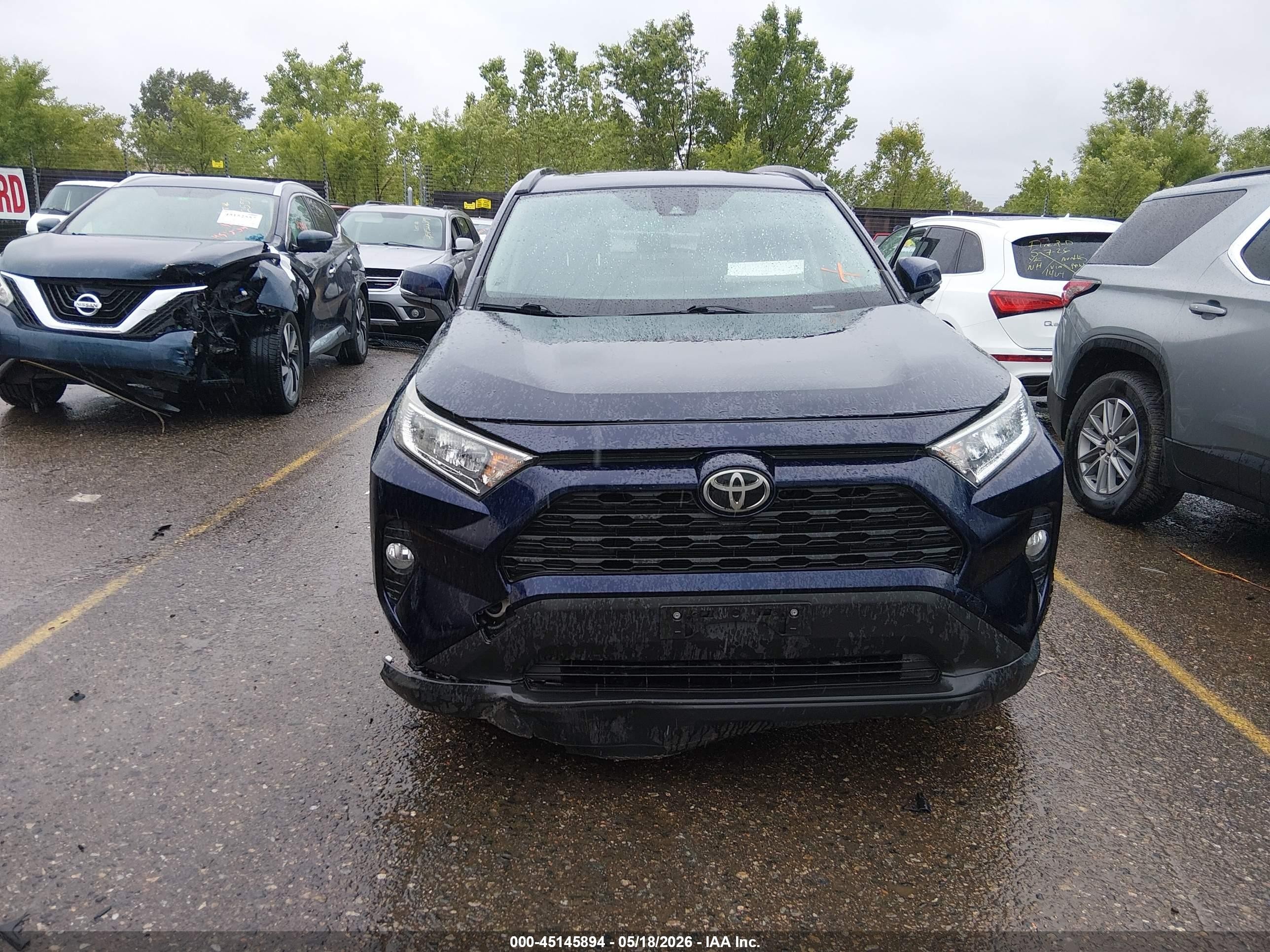 2019 Toyota Rav4 Xle Black vin: JTMP1RFV2KD018580
