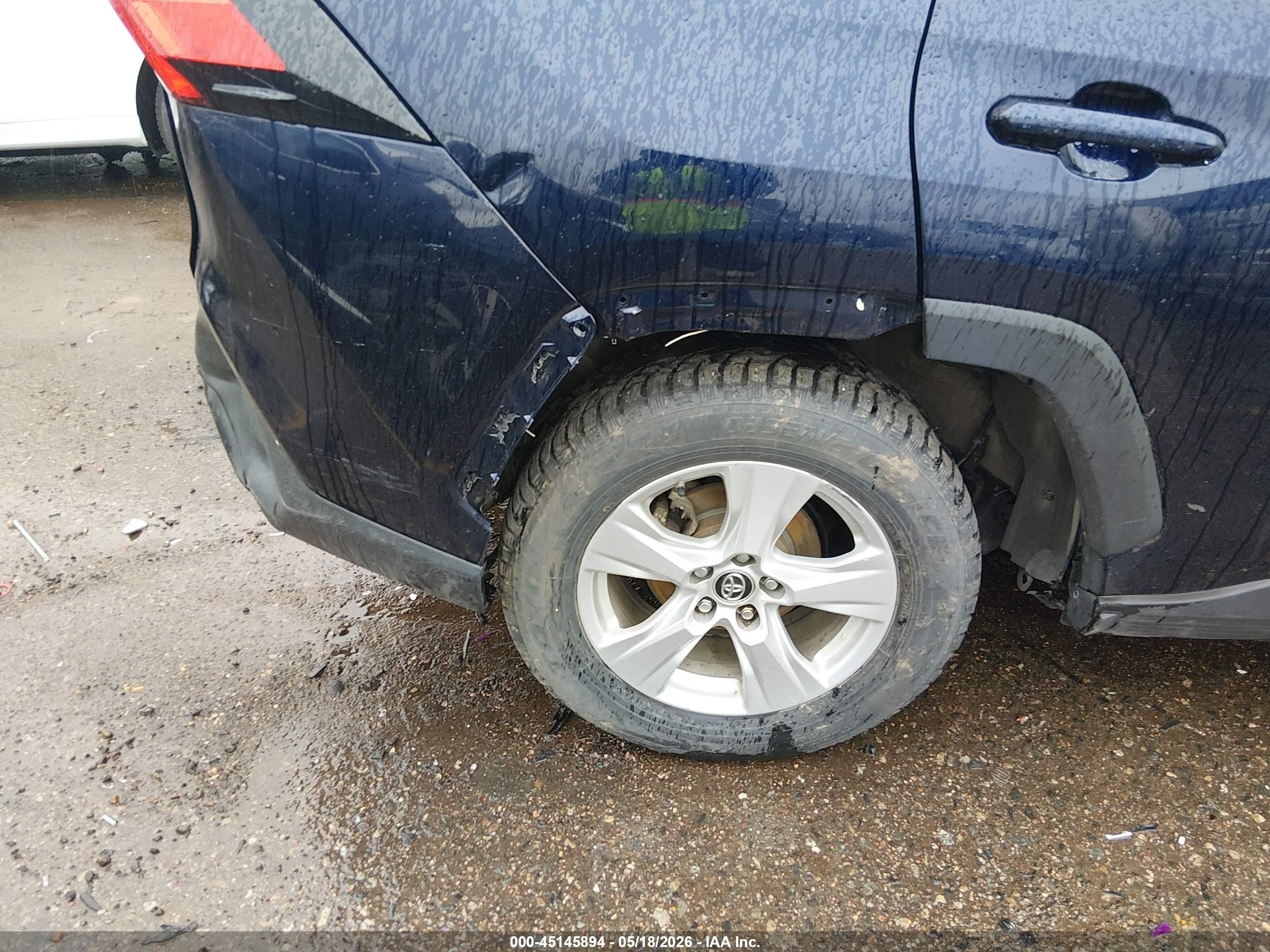 2019 Toyota Rav4 Xle Black vin: JTMP1RFV2KD018580