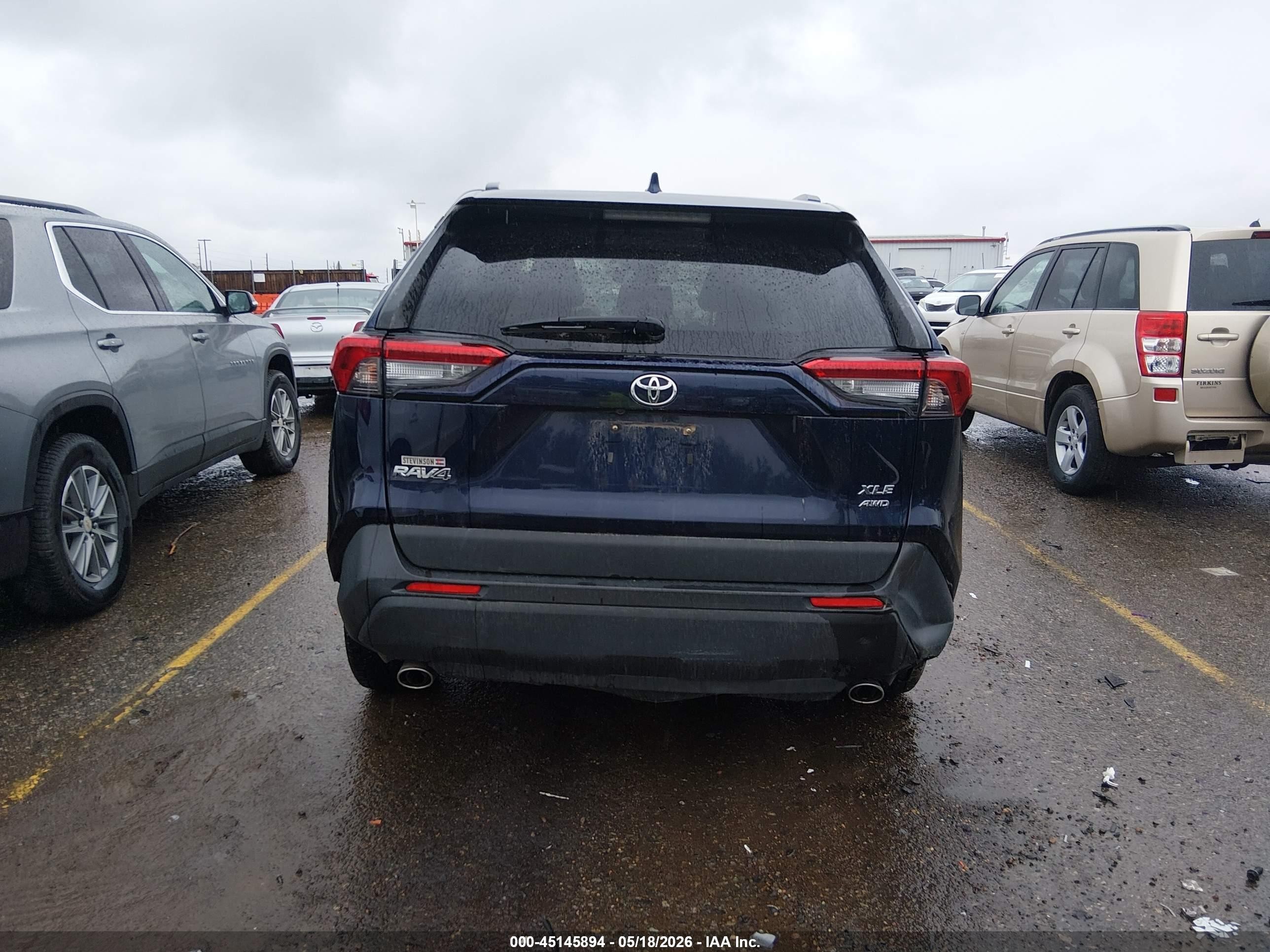 2019 Toyota Rav4 Xle Black vin: JTMP1RFV2KD018580