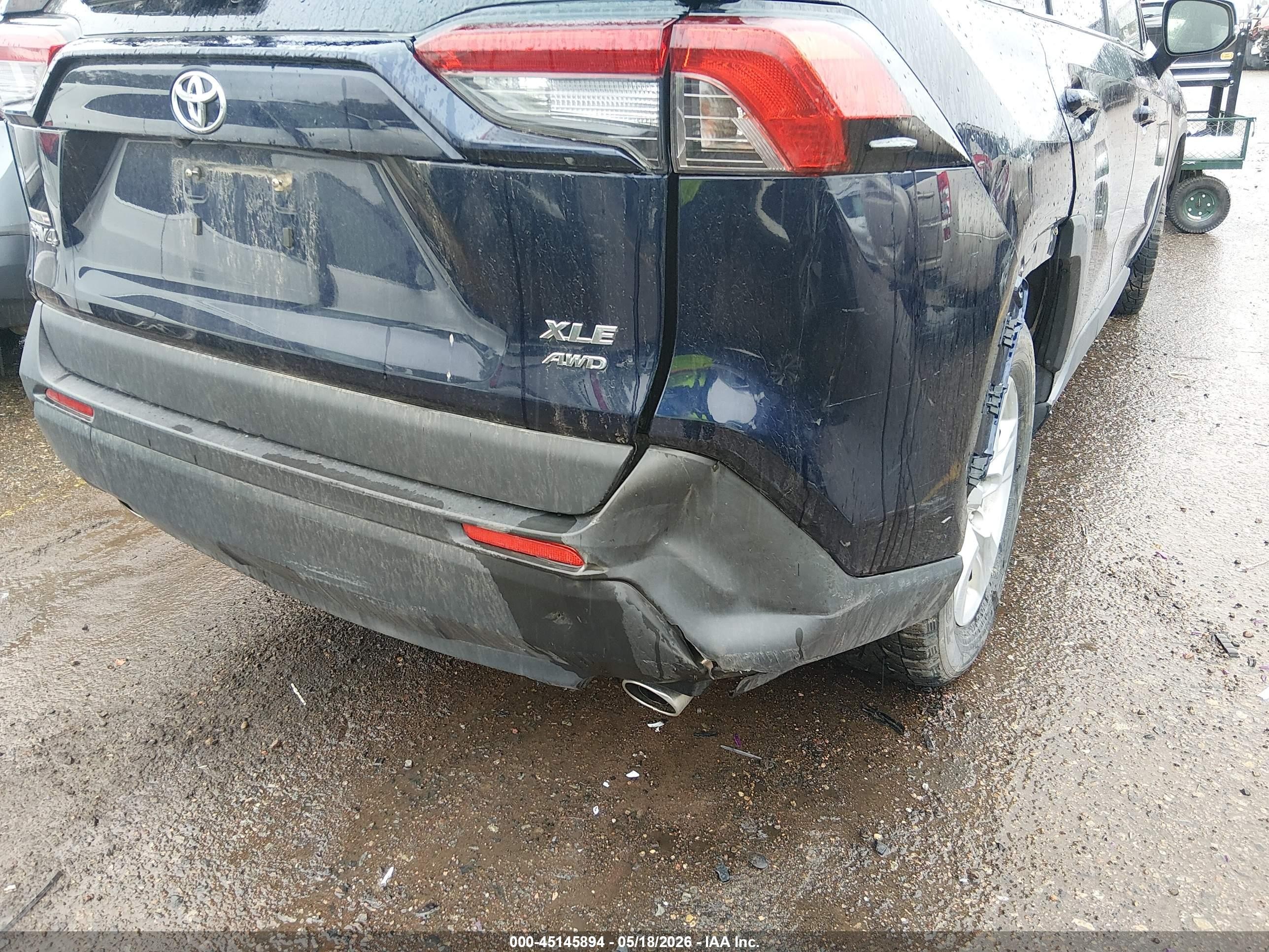 2019 Toyota Rav4 Xle Black vin: JTMP1RFV2KD018580