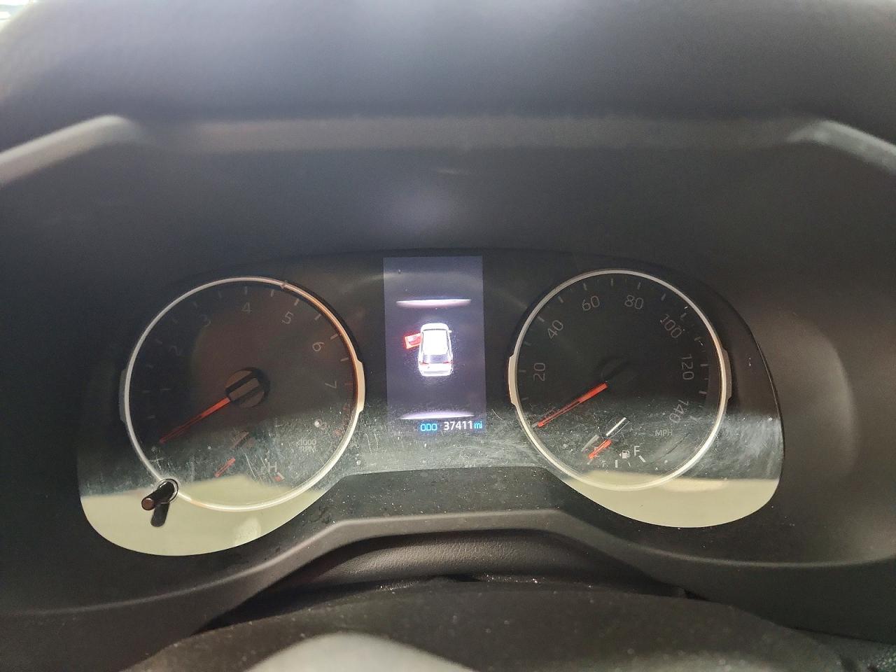 2019 Toyota Rav4 Xle White vin: JTMP1RFV3KD517291